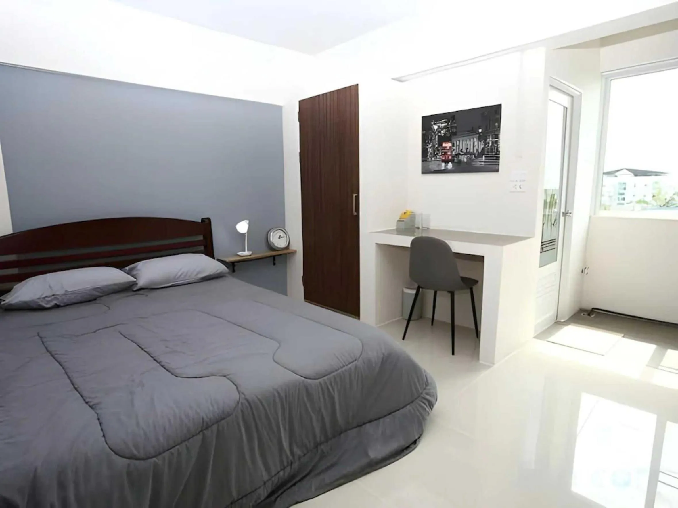 Bedroom, Bed in RQ Suvarnabhumi Airport by Collection O