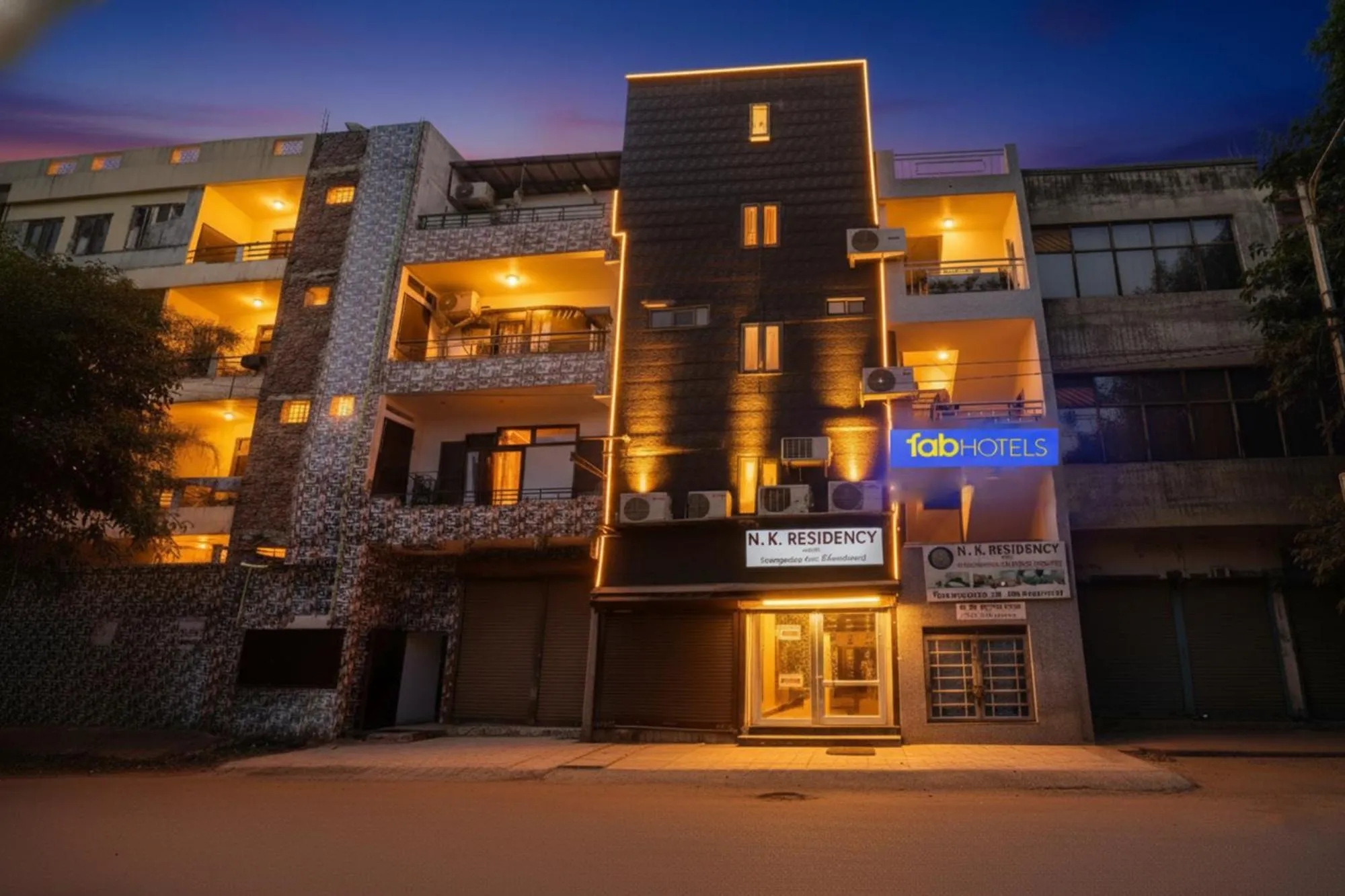 FabHotel NP International - Nehru Place Market