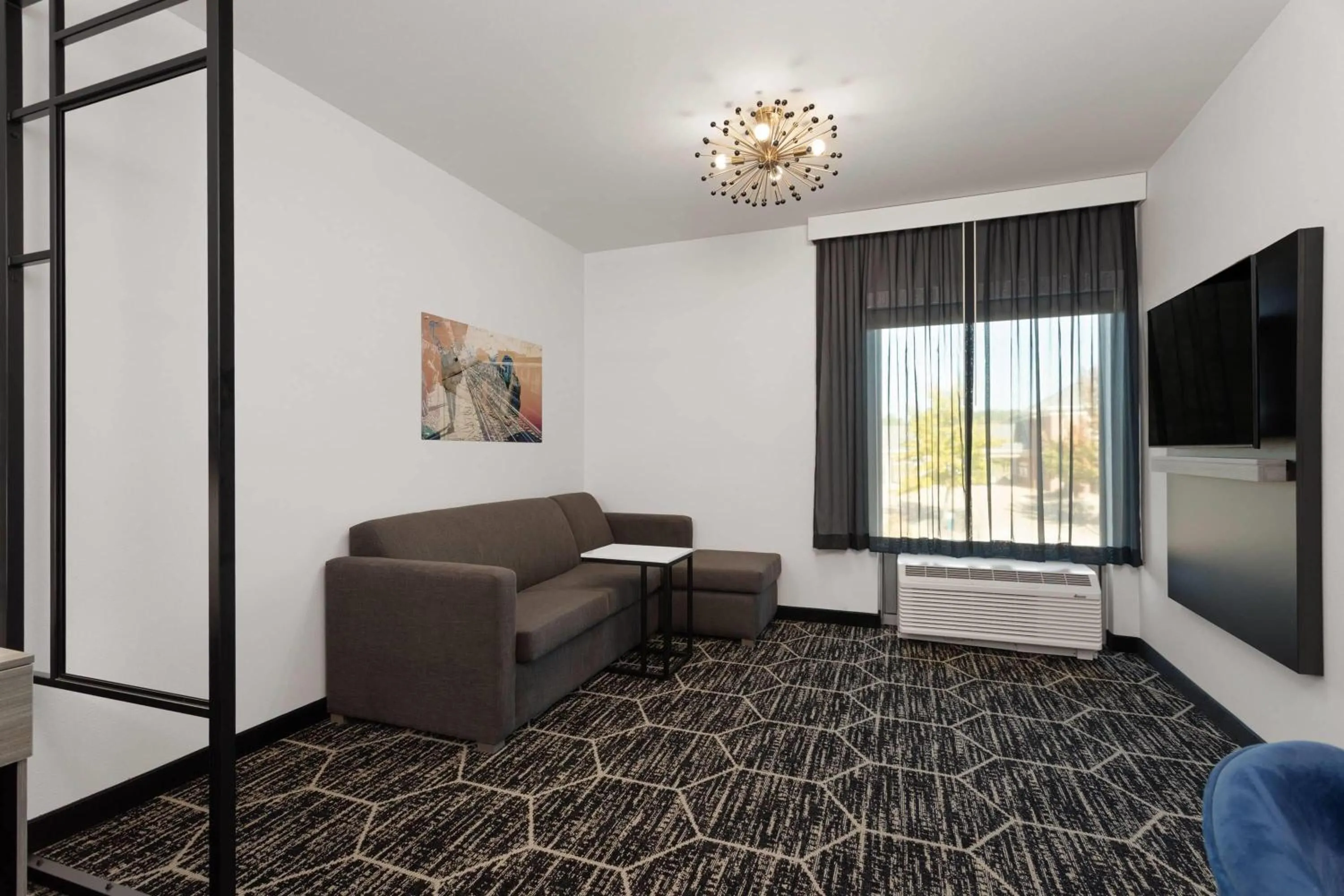 Photo of the whole room in La Quinta Inn & Suites by Wyndham Olive Branch