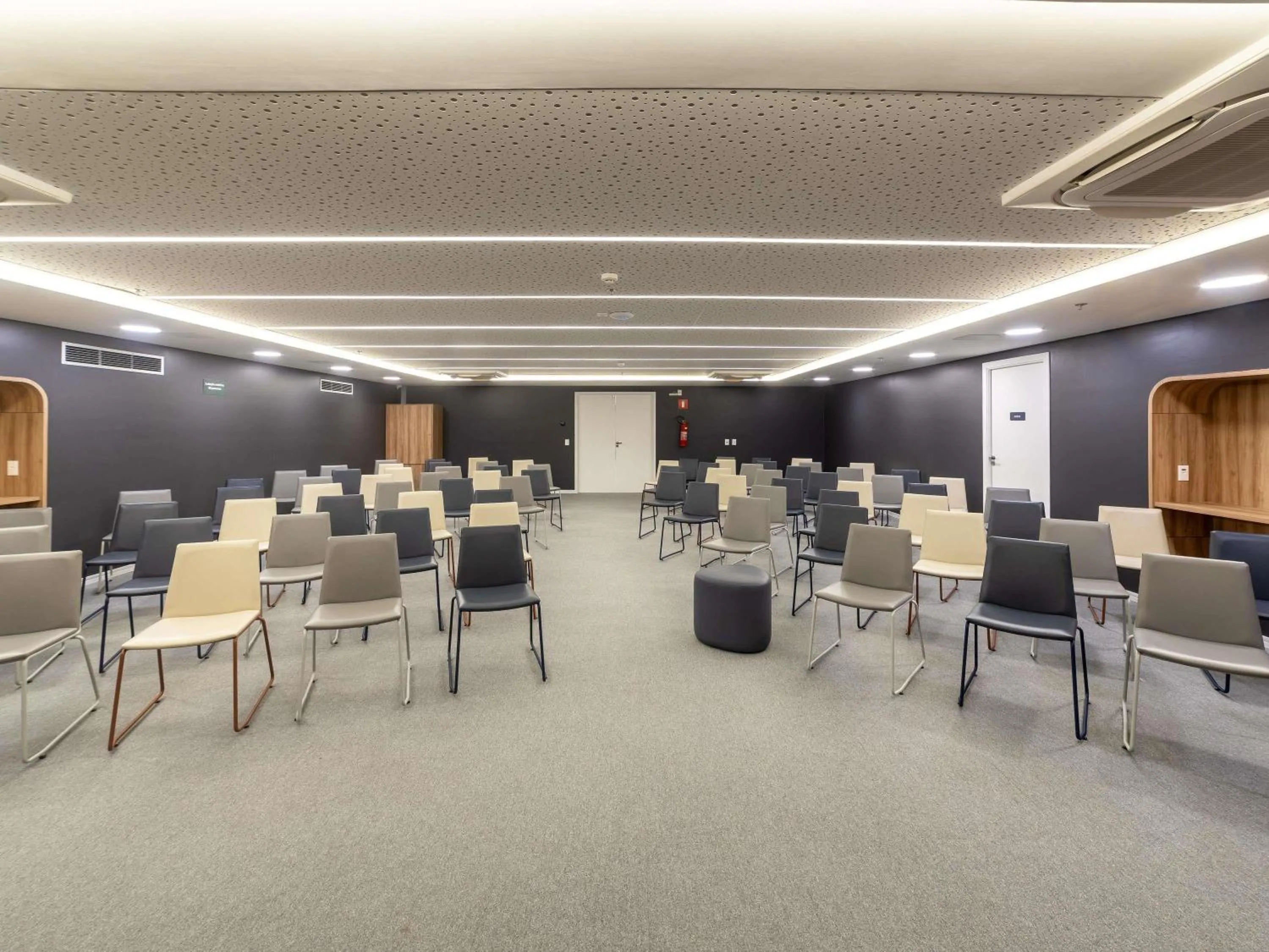 Meeting/conference room in ibis Styles Fortaleza Shopping Giga Mall