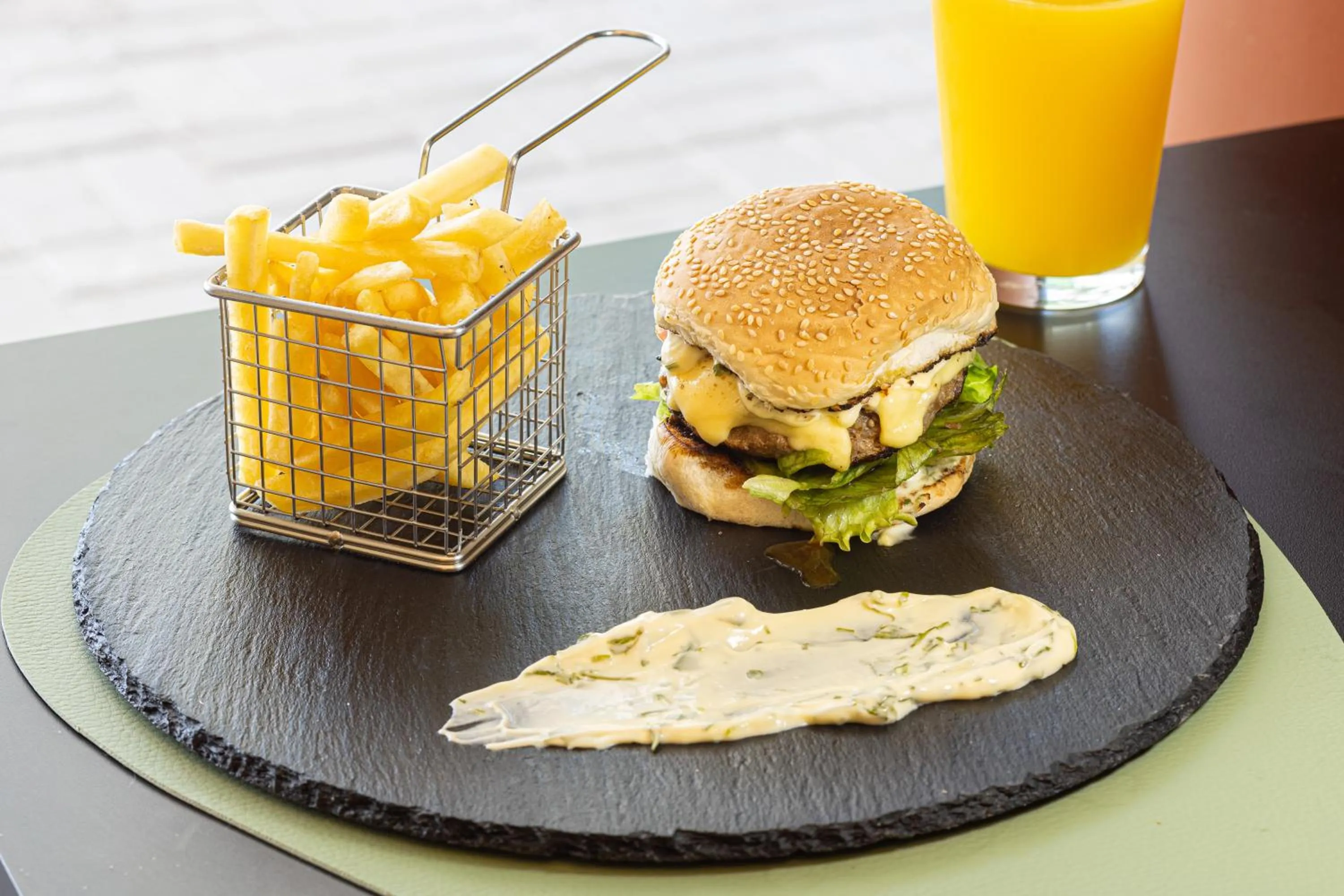 Restaurant/places to eat in ibis Styles Fortaleza Shopping Giga Mall