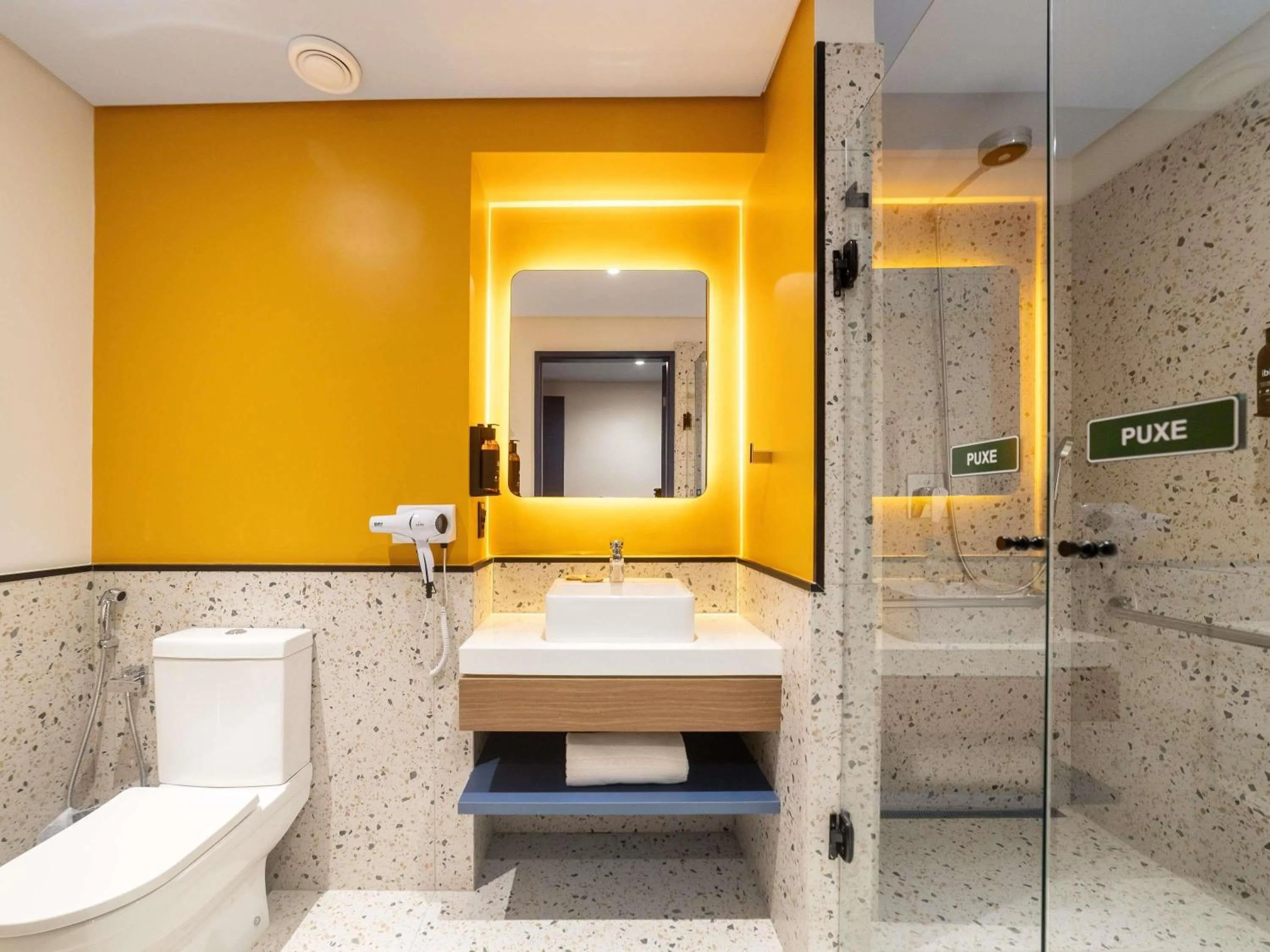 Bedroom in ibis Styles Fortaleza Shopping Giga Mall