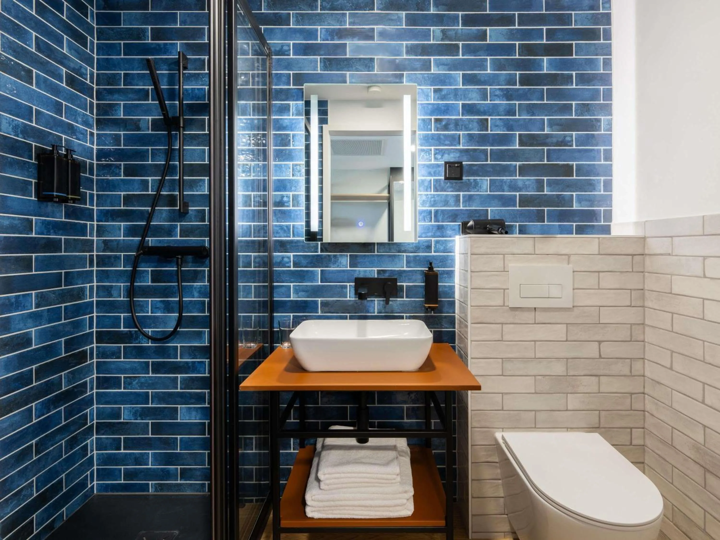 Bedroom in ibis Styles Debrecen Airport