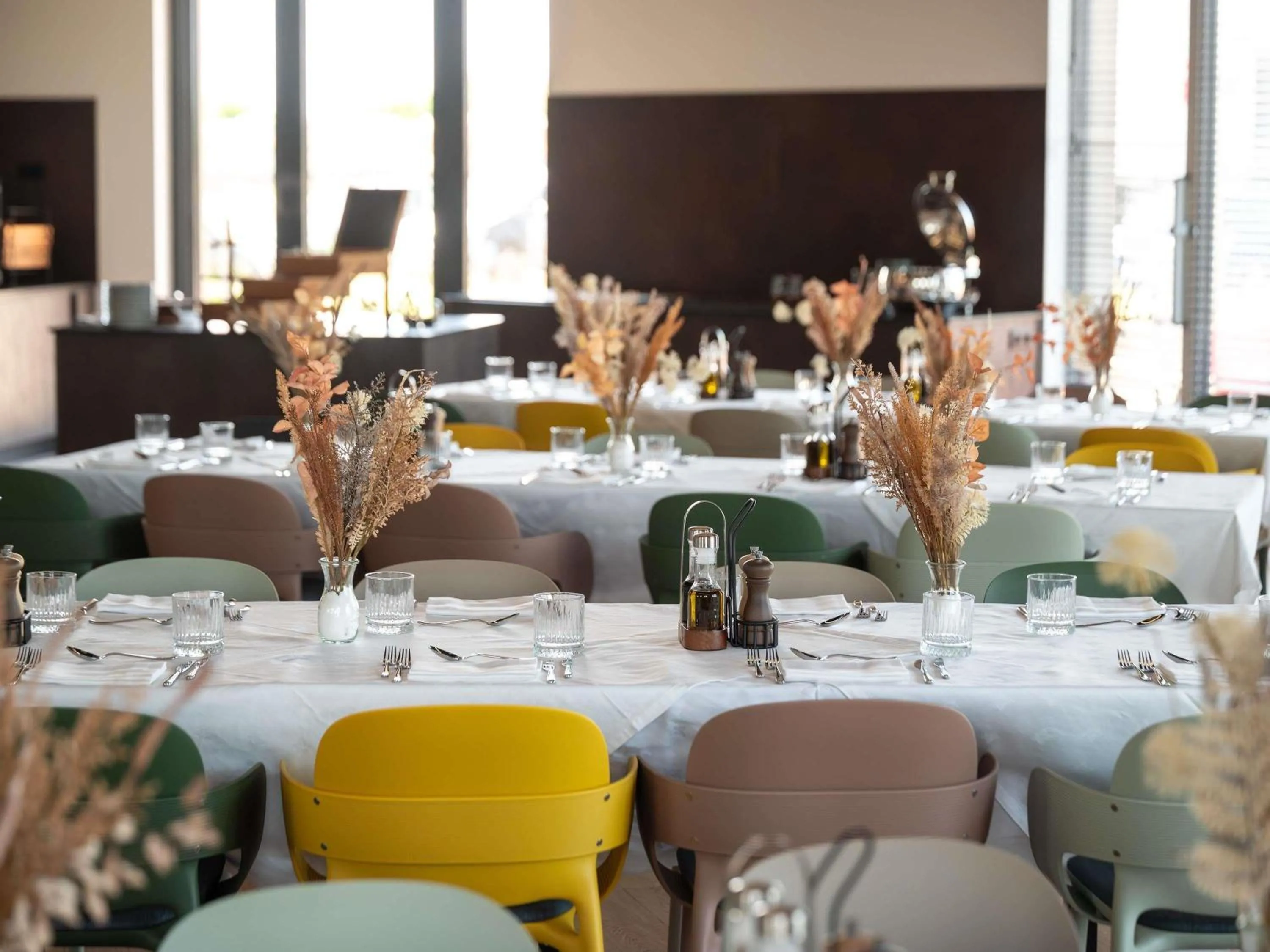 Restaurant/places to eat in ibis Styles Debrecen Airport