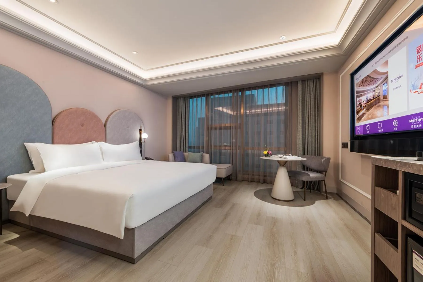 Photo of the whole room, Bed in Mercure Ningbo Yinzhou