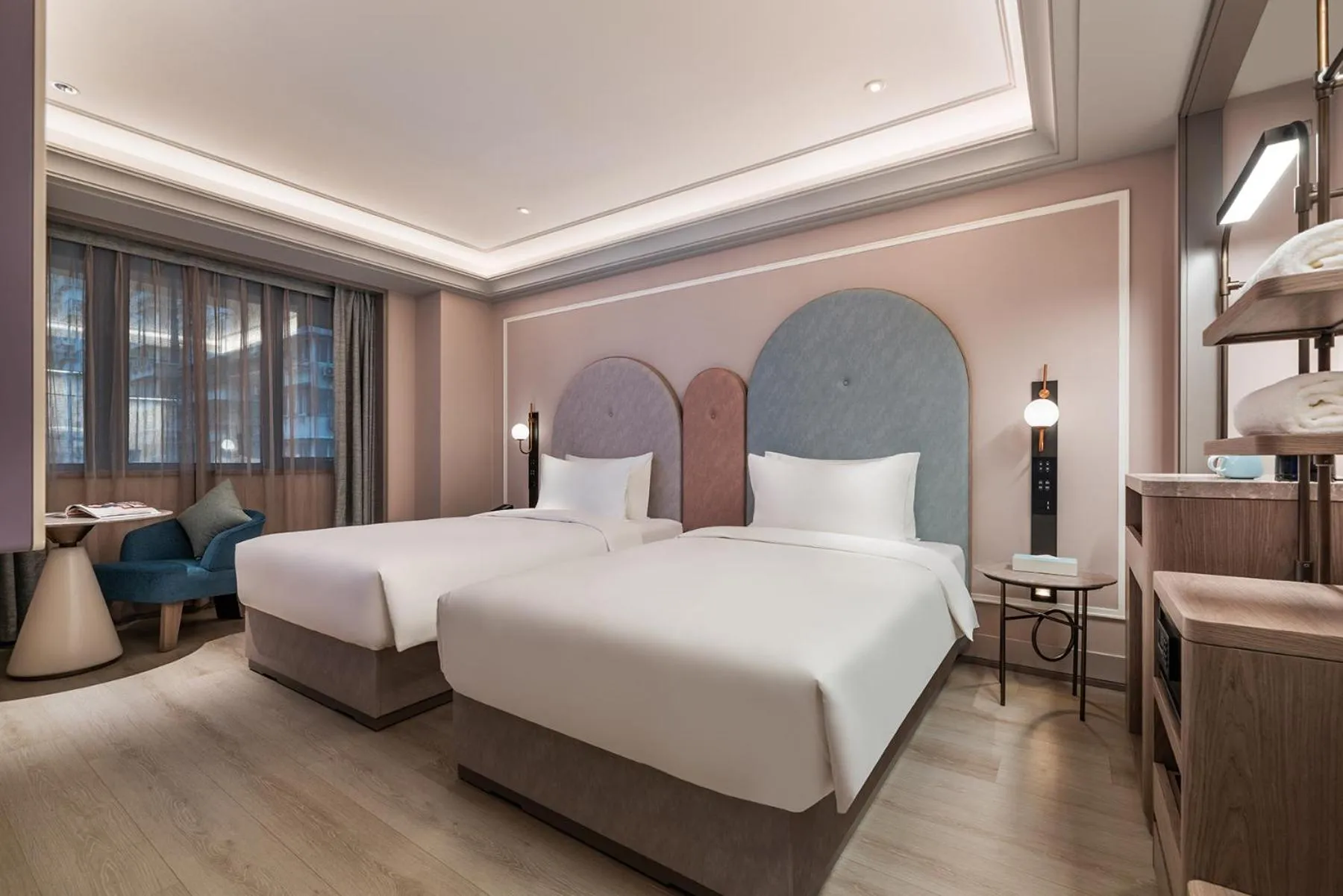 Bed in Mercure Ningbo Yinzhou