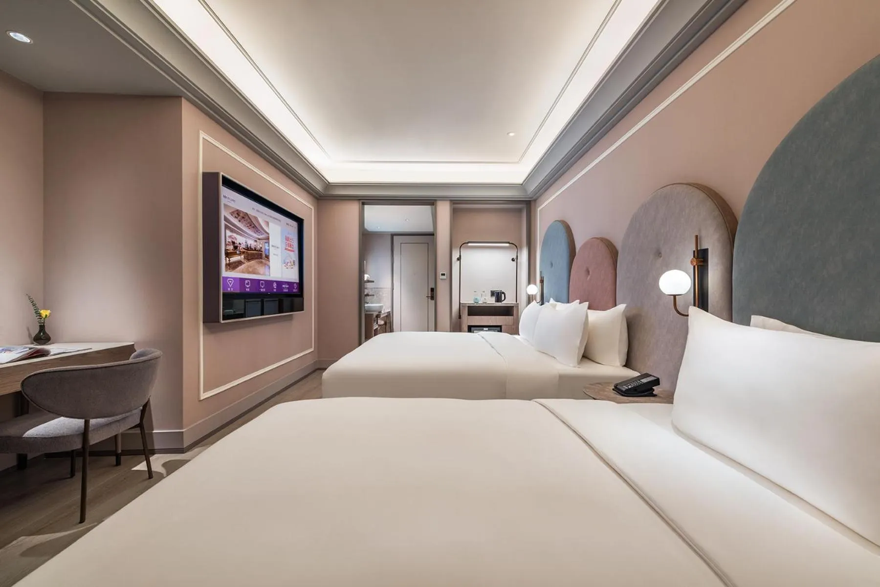 Bed in Mercure Ningbo Yinzhou