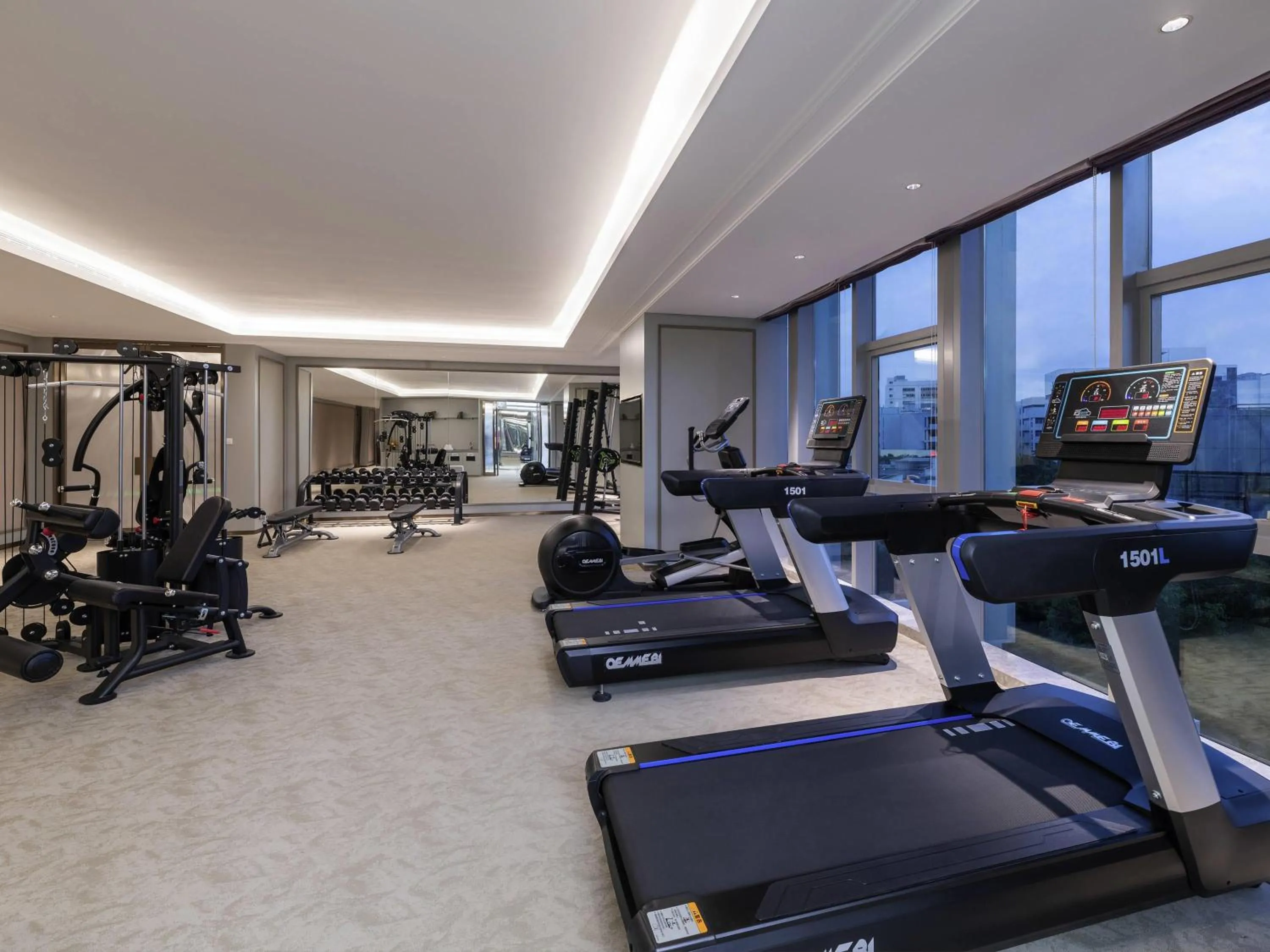 Property building in Mercure Shanghai Waigaoq Free Trade Zone