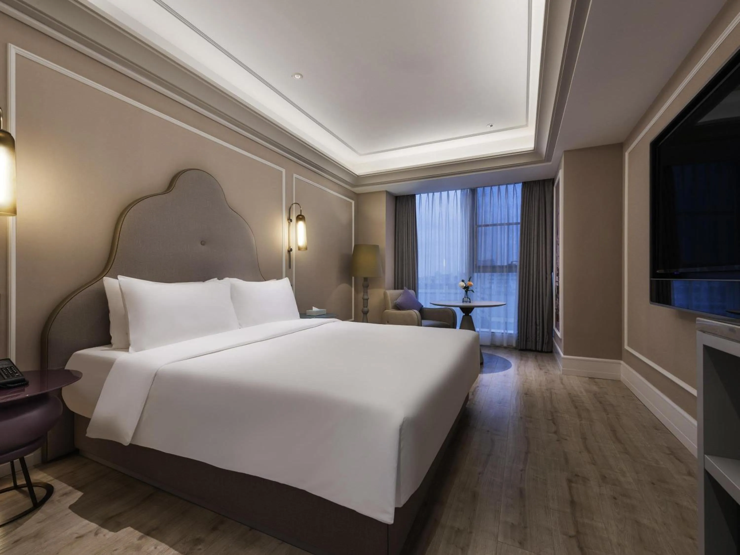 Bedroom, Bed in Mercure Shanghai Waigaoq Free Trade Zone
