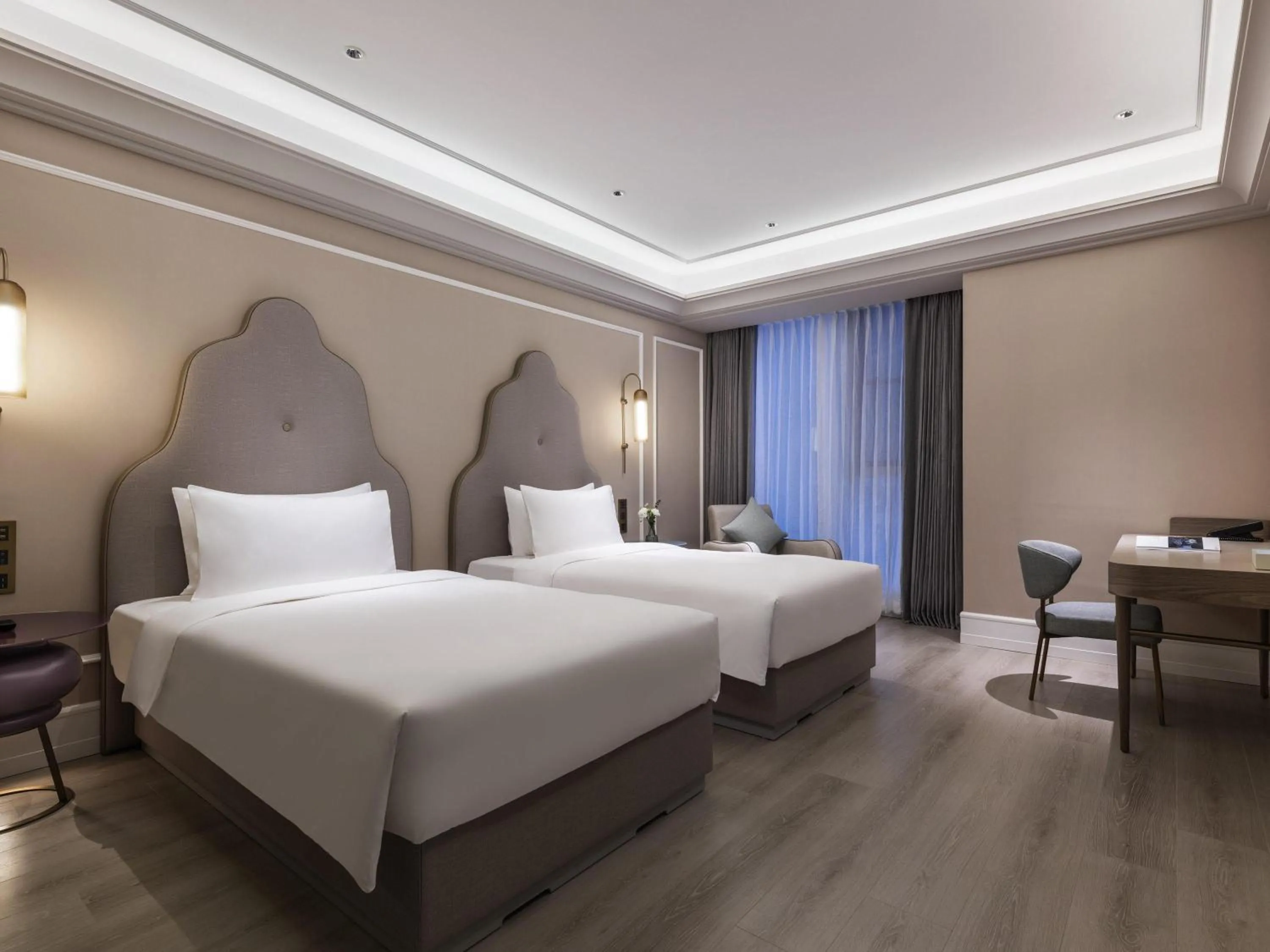 Bedroom, Bed in Mercure Shanghai Waigaoq Free Trade Zone