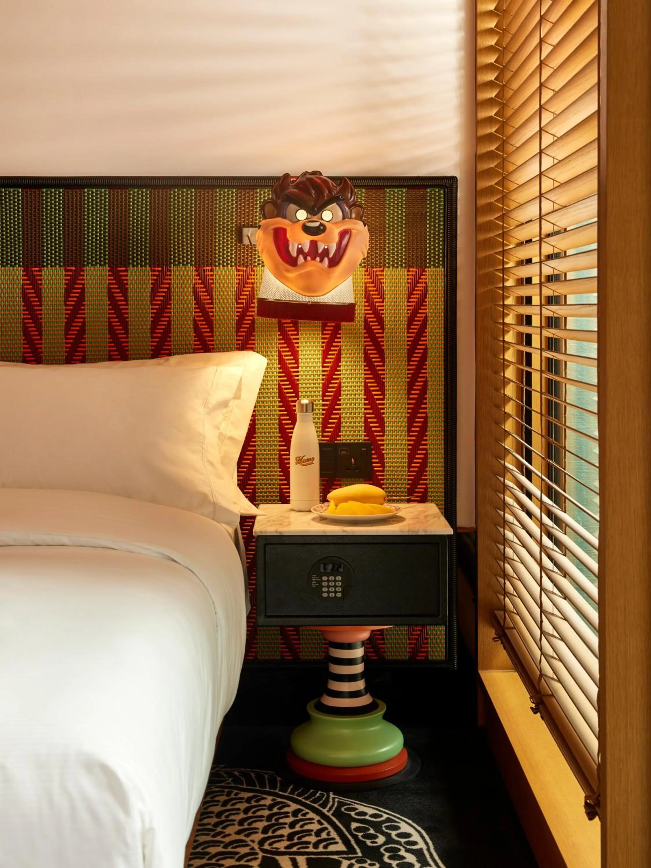 Bed in Mama Shelter Singapore Orchard