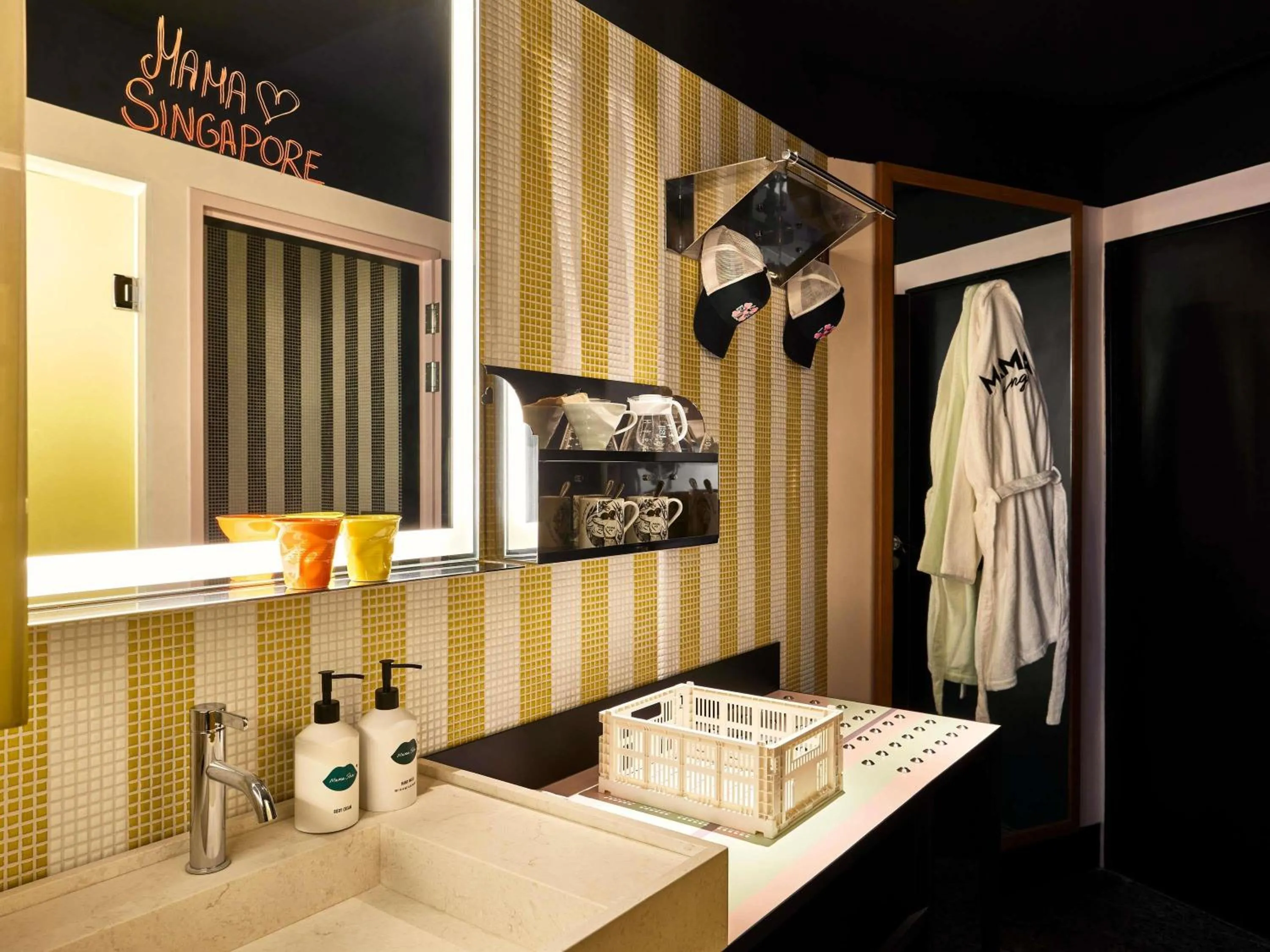 Bedroom in Mama Shelter Singapore Orchard