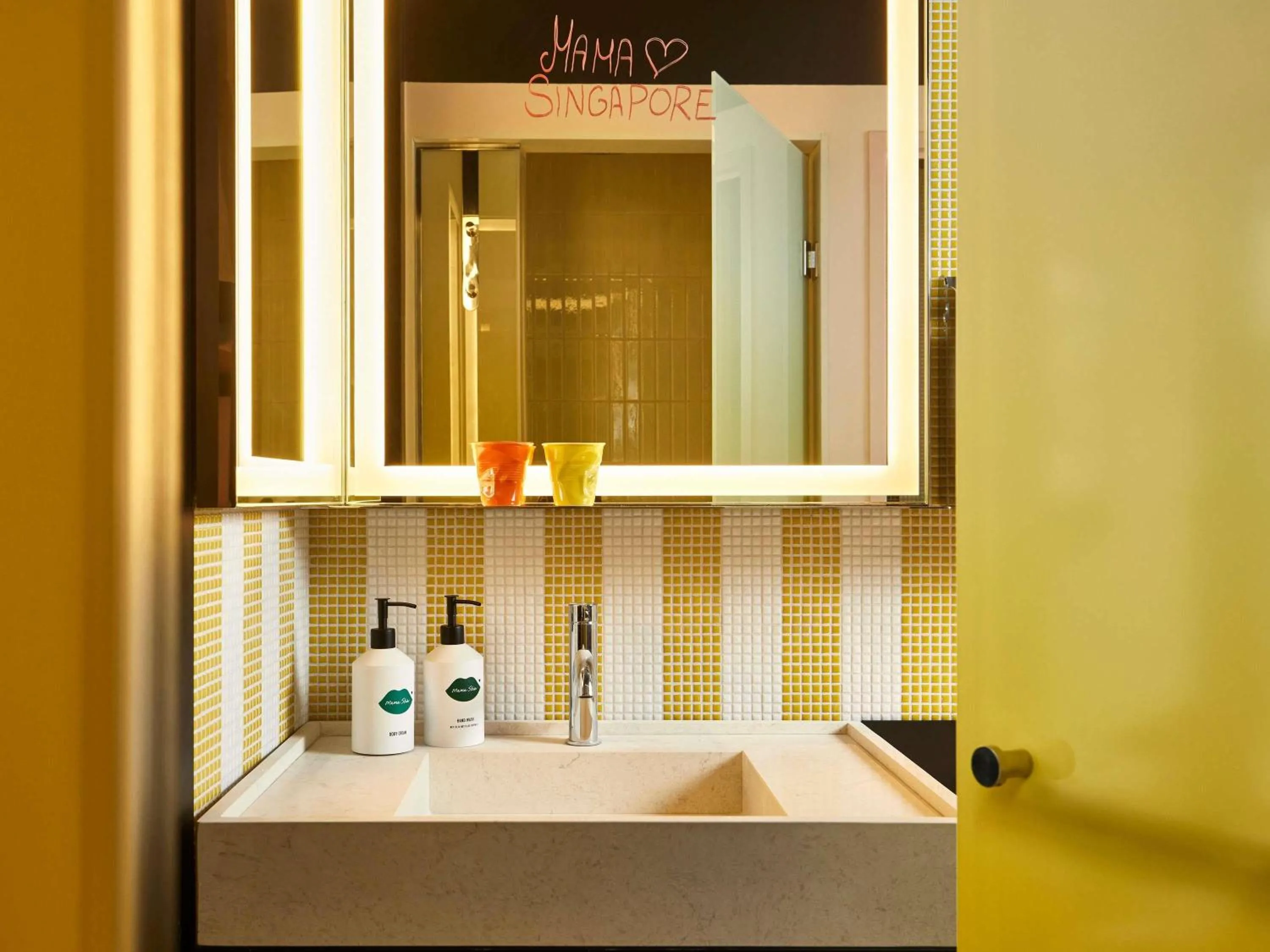 Bedroom in Mama Shelter Singapore Orchard