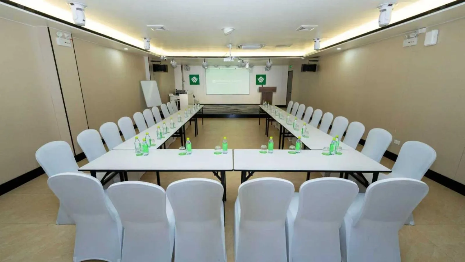 Meeting/conference room in Wyndham Garden Wailoaloa Beach Fiji