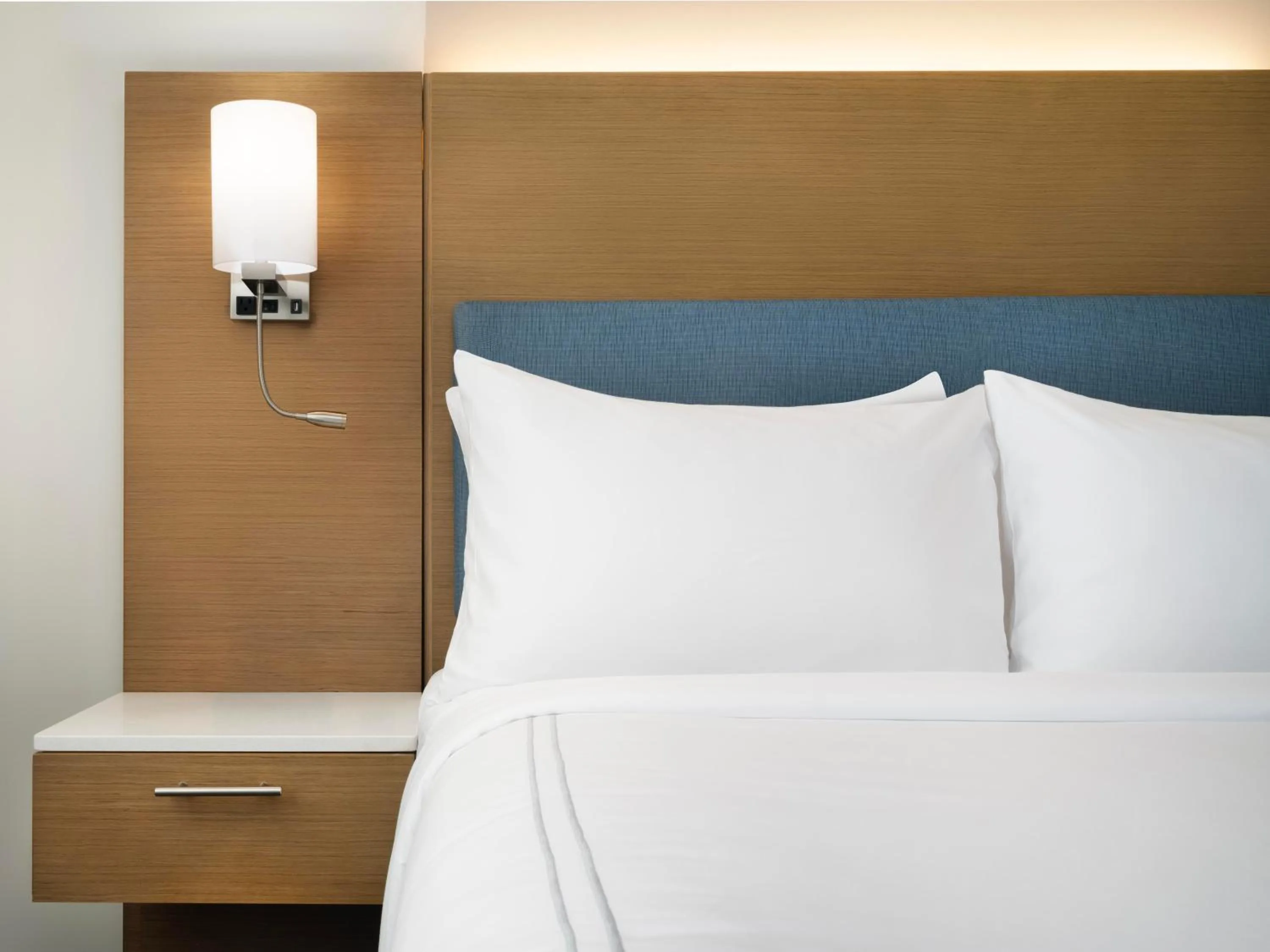 Bedroom, Bed in EVEN Hotel Long Island City - New York by IHG