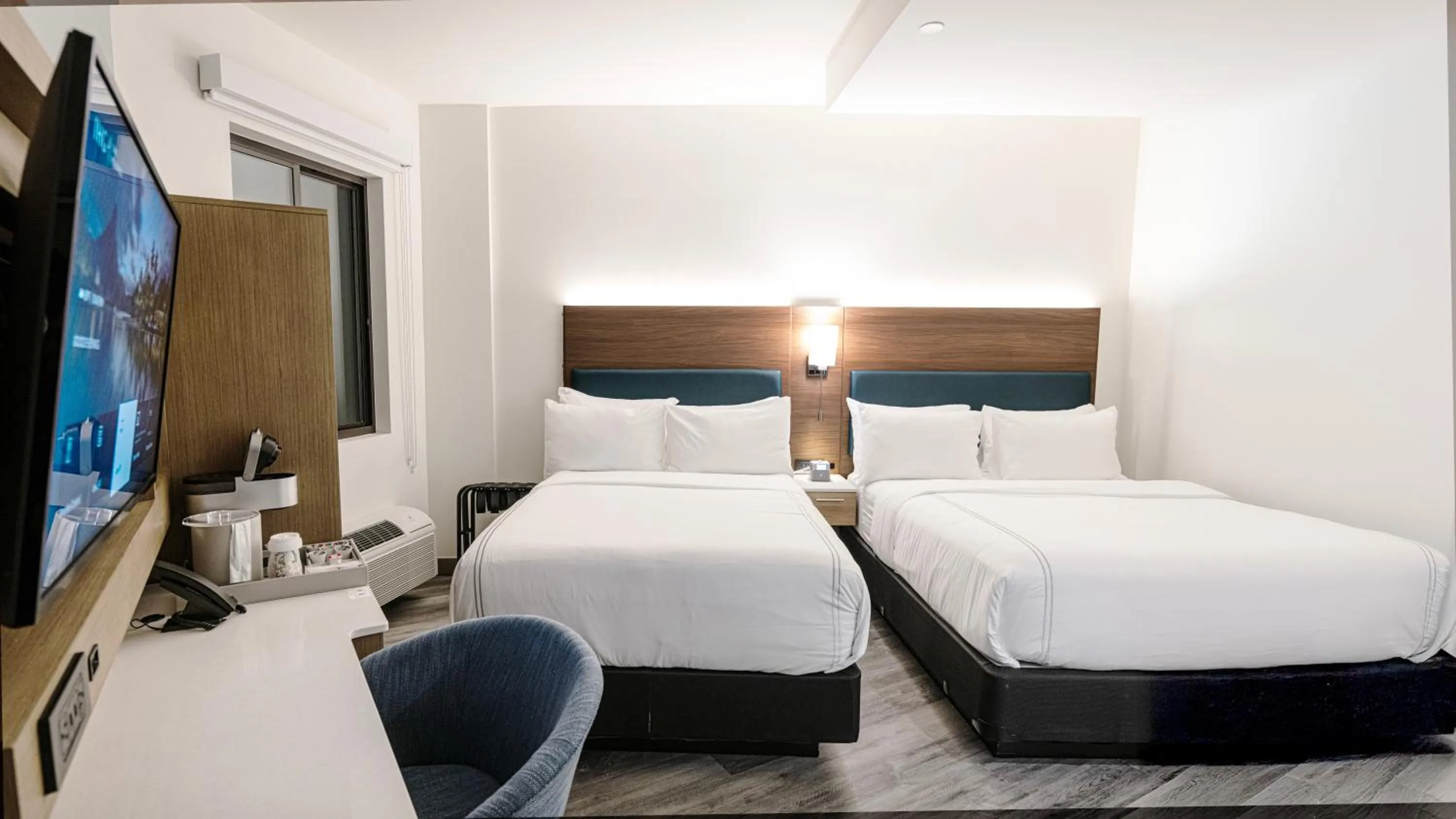 Bed in EVEN Hotel Long Island City - New York by IHG