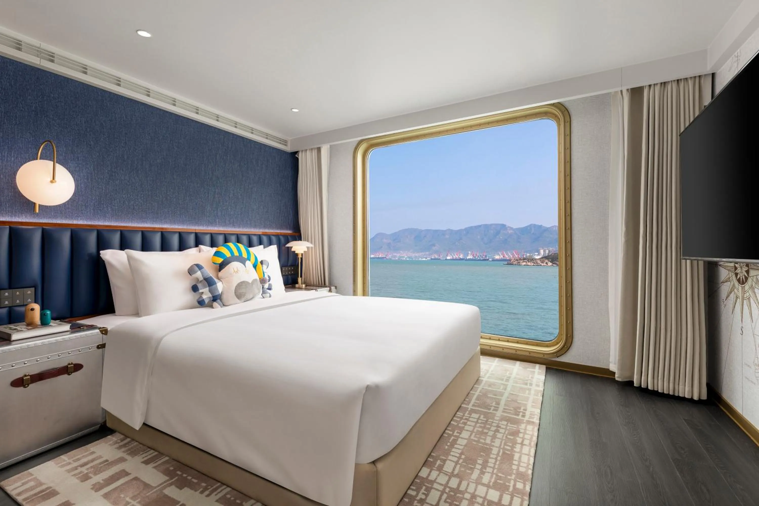 Bedroom in voco Lianyungang Star of HaizhouBay