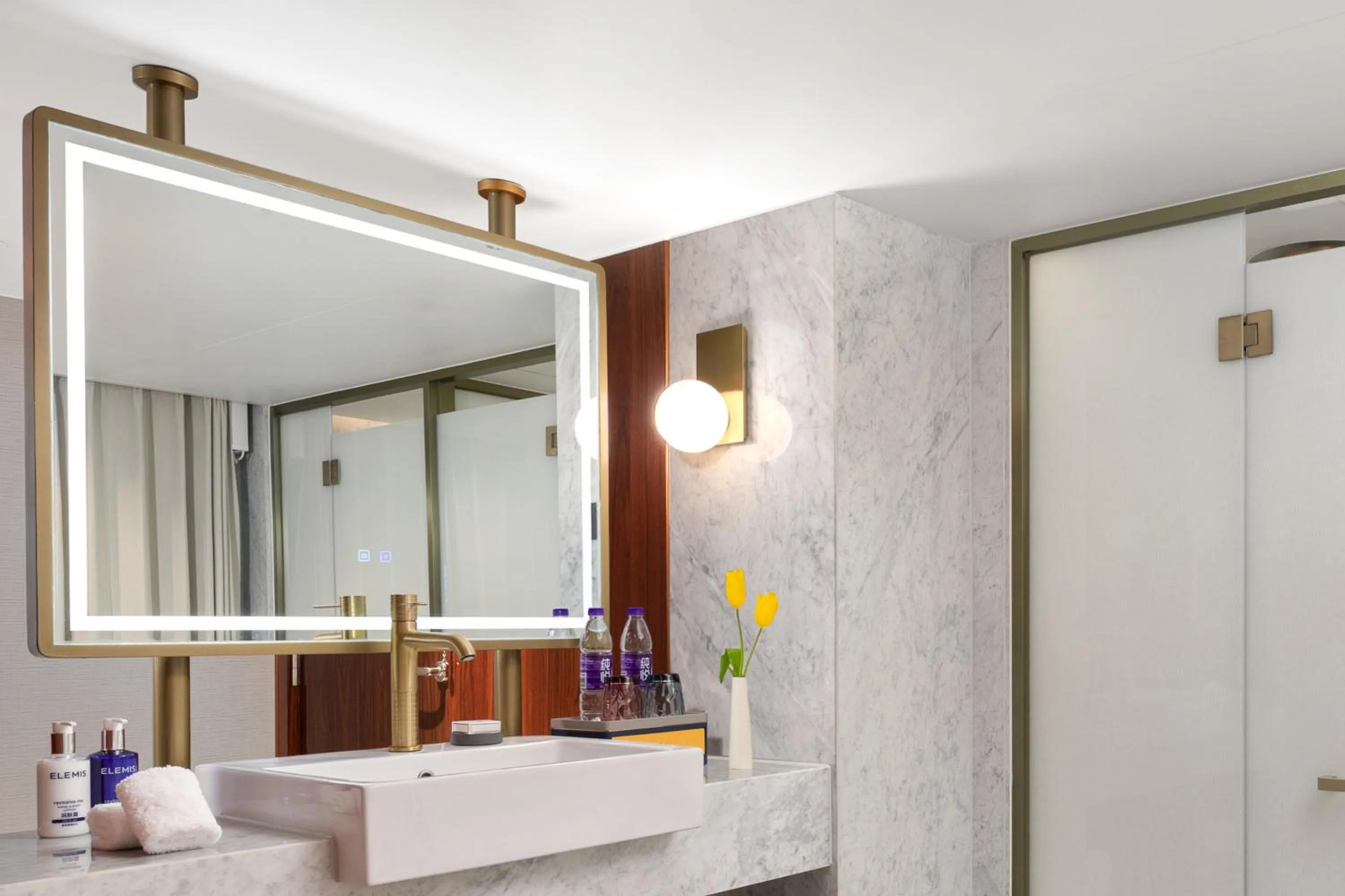 Bathroom in voco Lianyungang Star of HaizhouBay