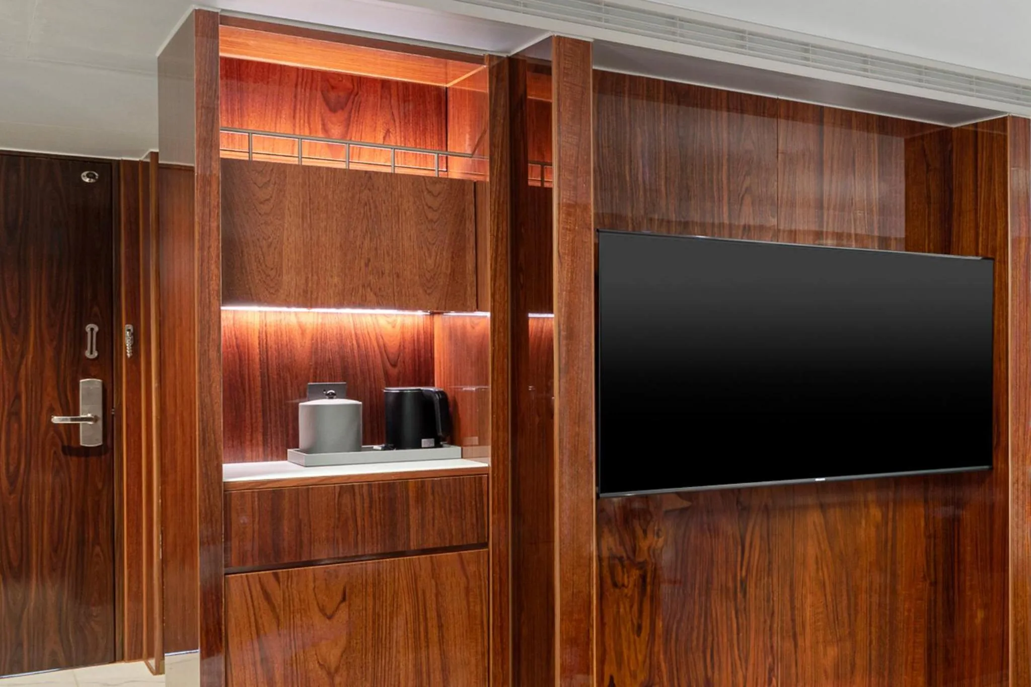 Photo of the whole room in voco Lianyungang Star of HaizhouBay