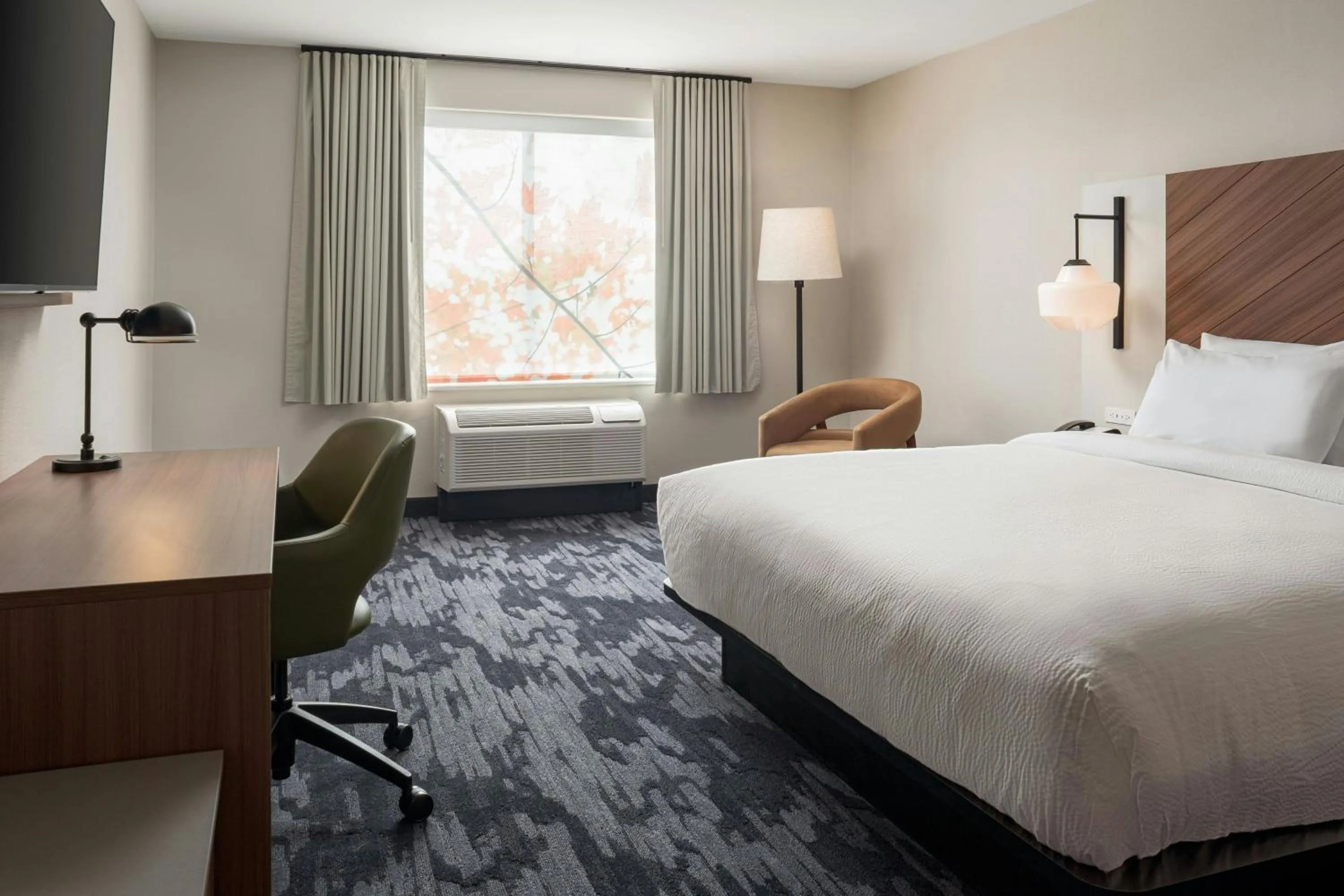 Photo of the whole room, Bed in Fairfield by Marriott Inn & Suites Huntsville Madison