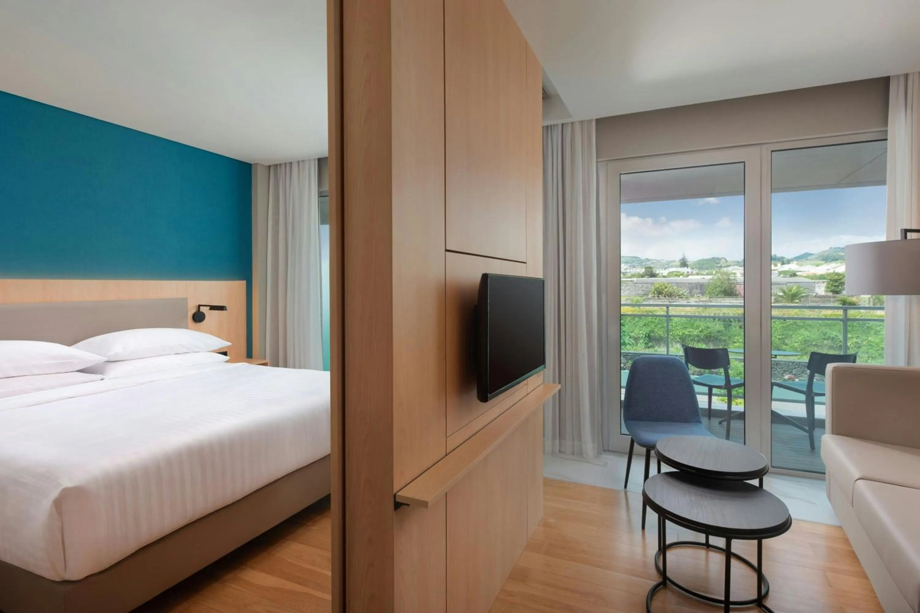 Photo of the whole room, Bed in Delta Hotels by Marriott Azores