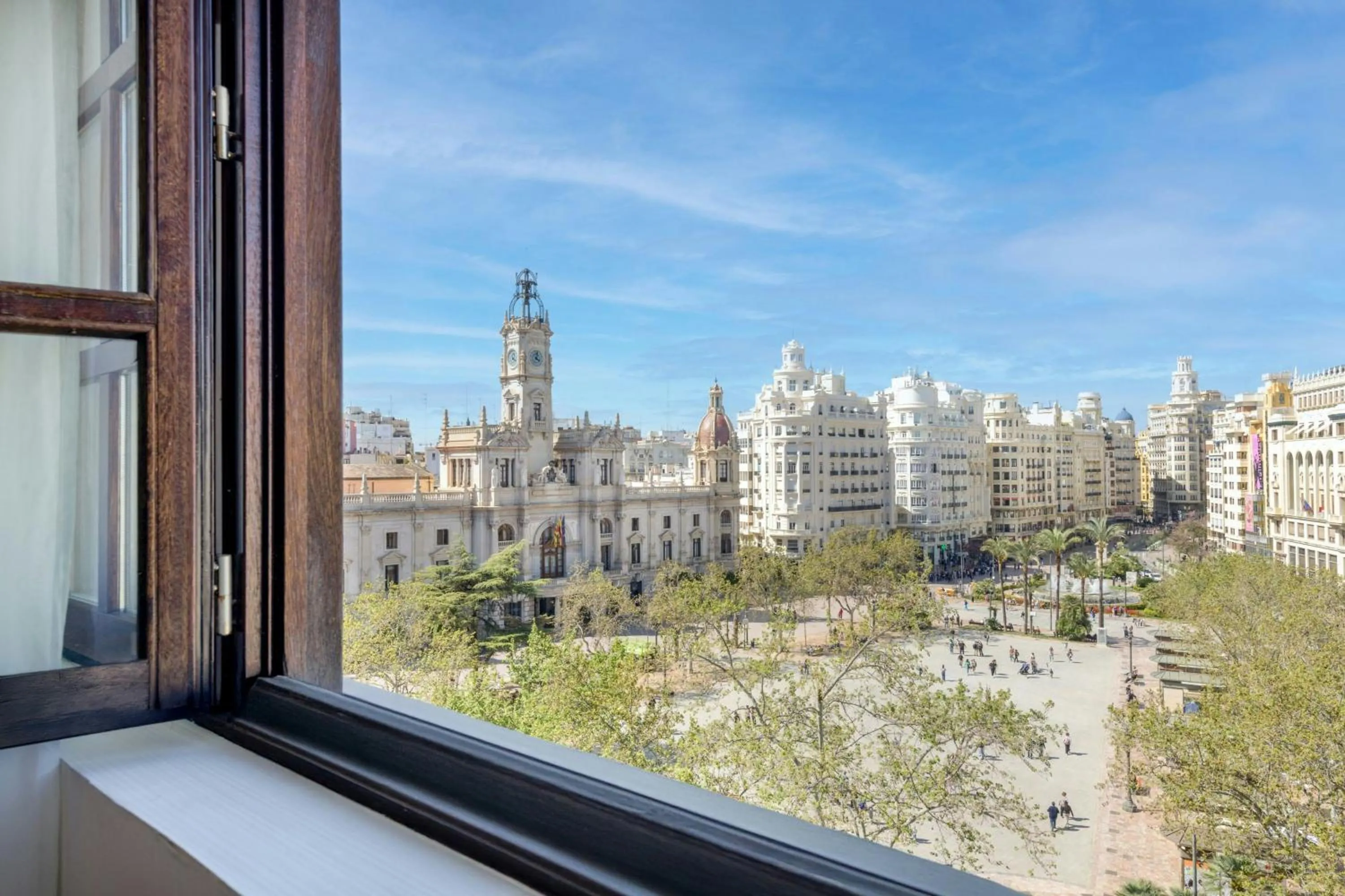 Photo of the whole room in Grand Hotel Centenari, Valencia, Autograph Collection