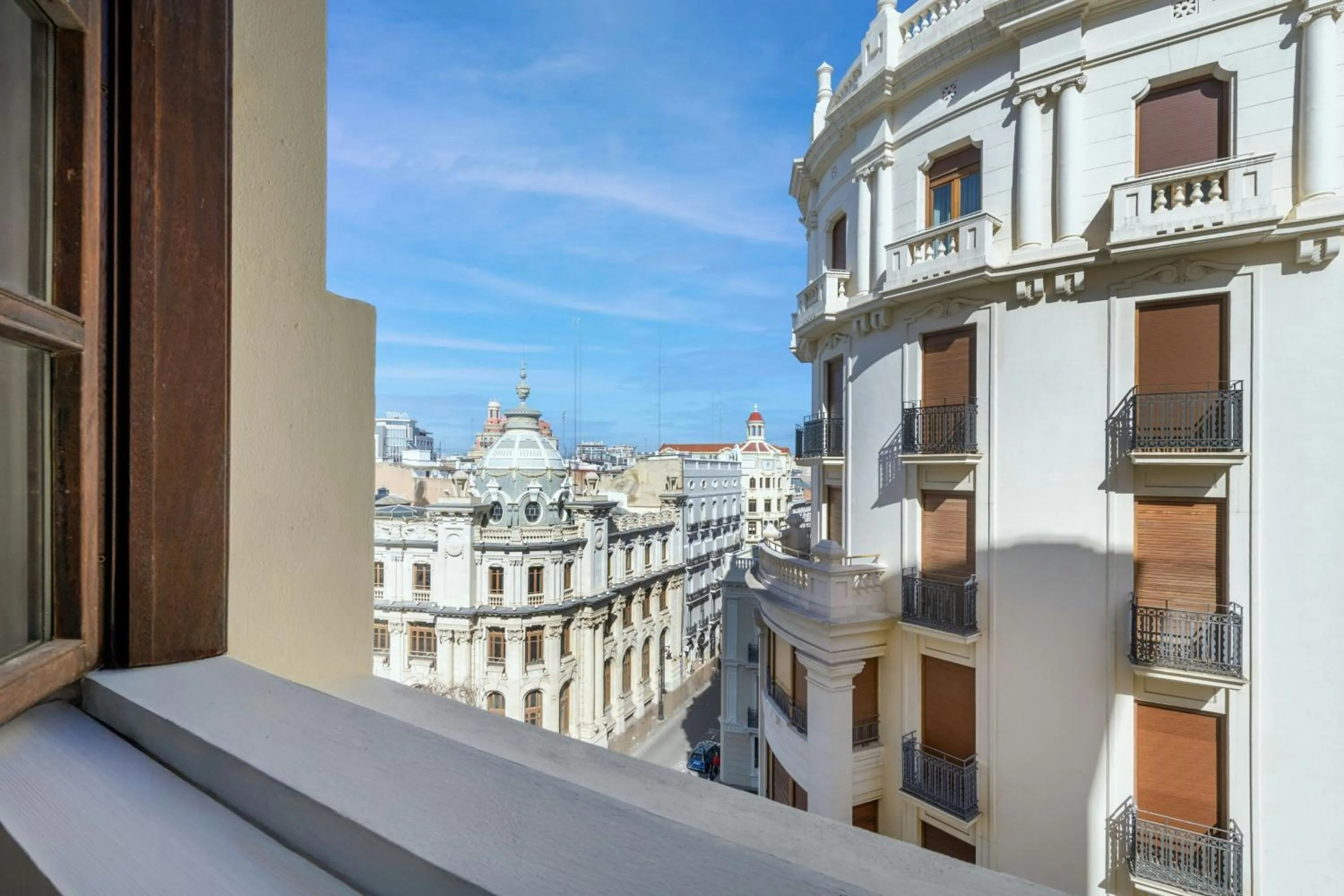 Photo of the whole room in Grand Hotel Centenari, Valencia, Autograph Collection