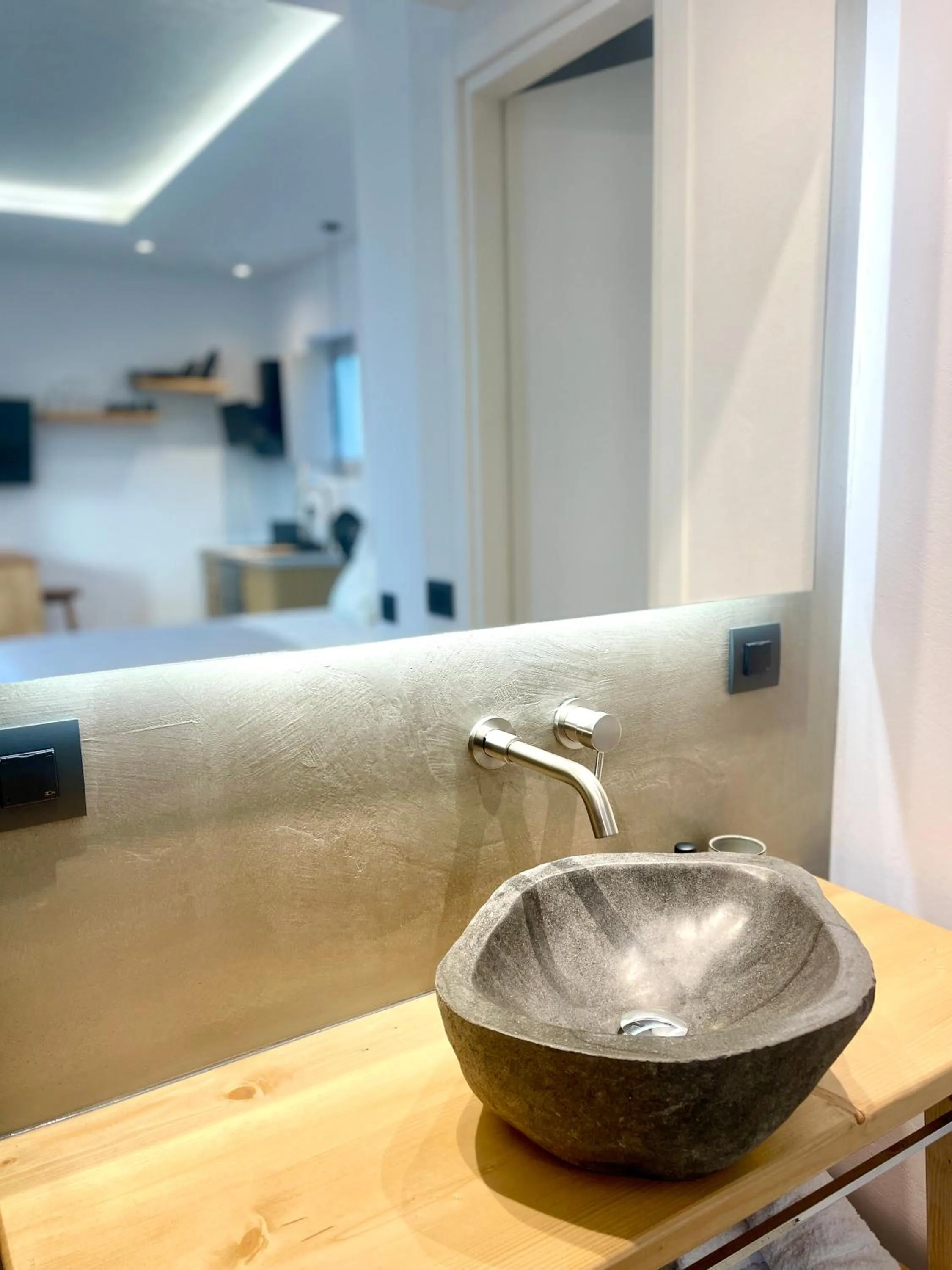 Shower in Mykonos Dot Suites