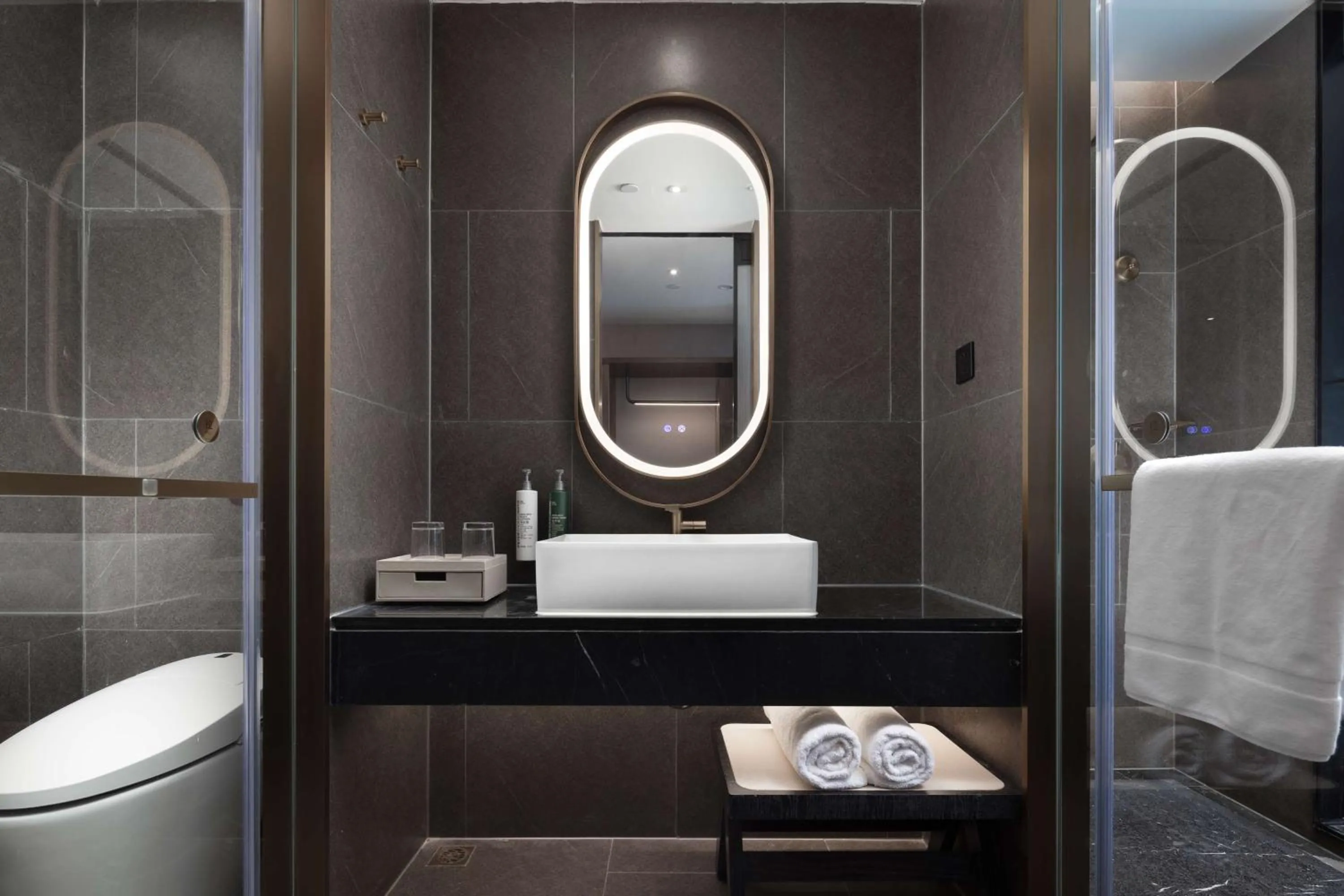 Bathroom in Hilton Garden Inn Leshan Shizhong