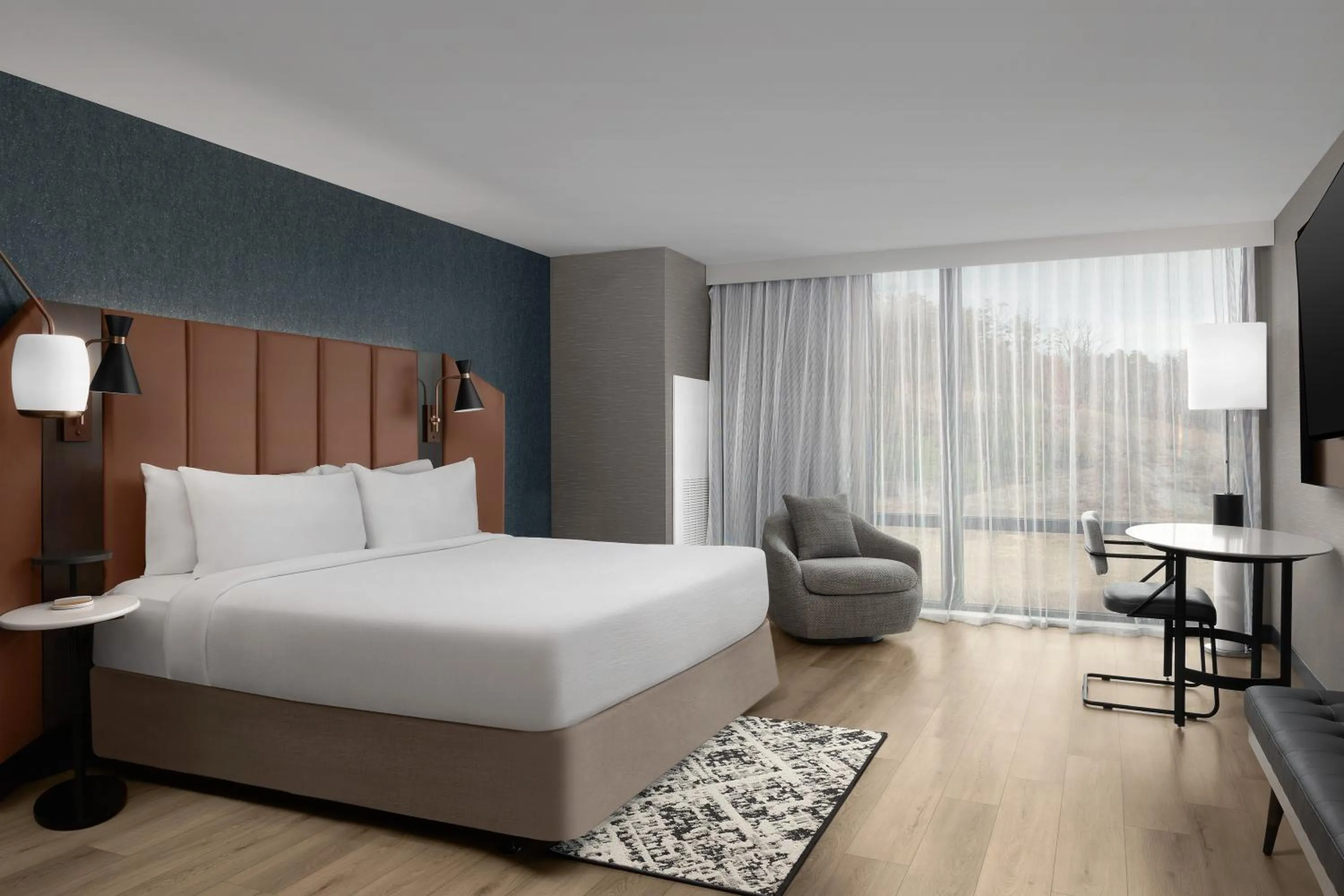 Bedroom, Bed in Tempo By Hilton Pigeon Forge