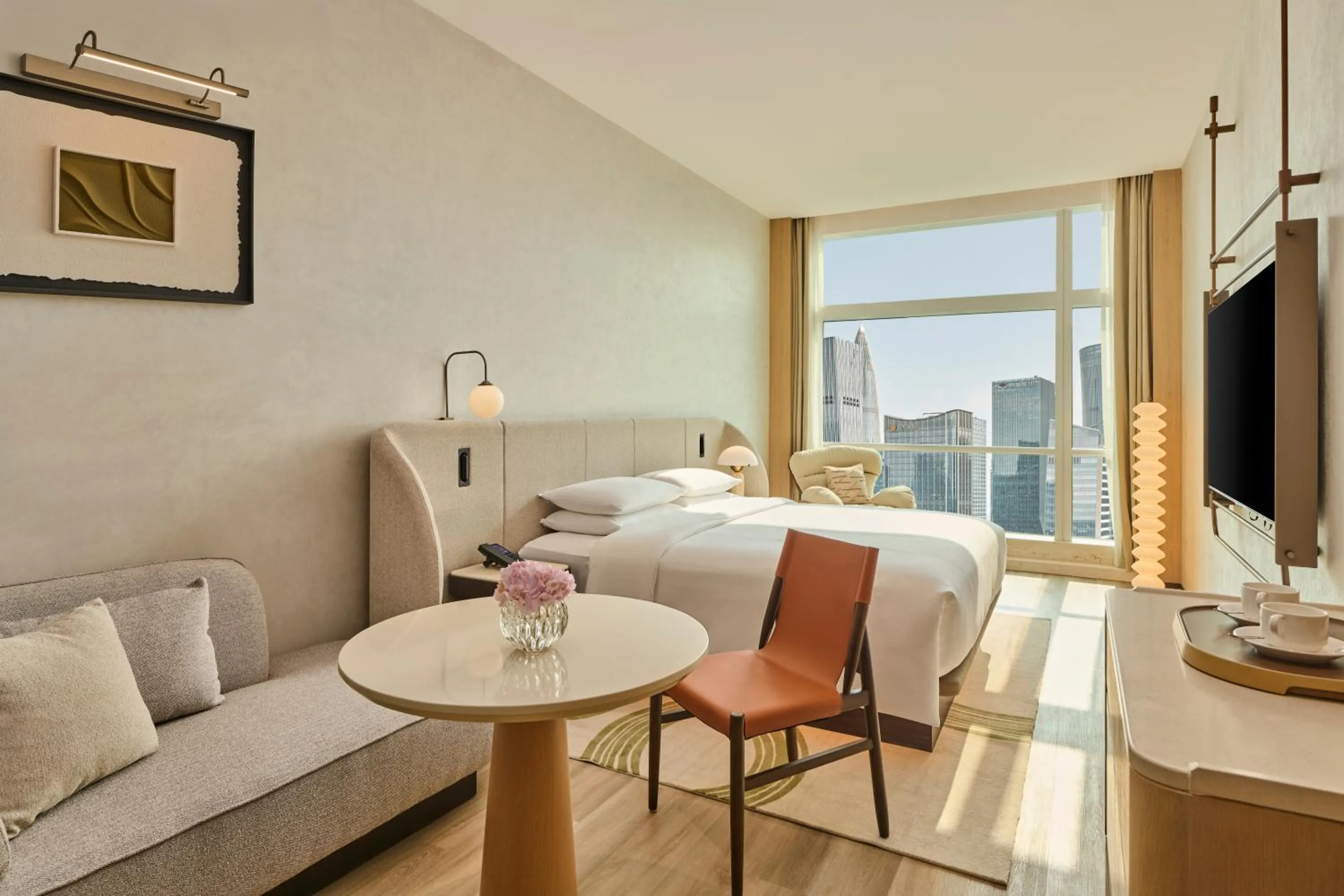 Photo of the whole room, Bed in Doubletree By Hilton Shenzhen Bay