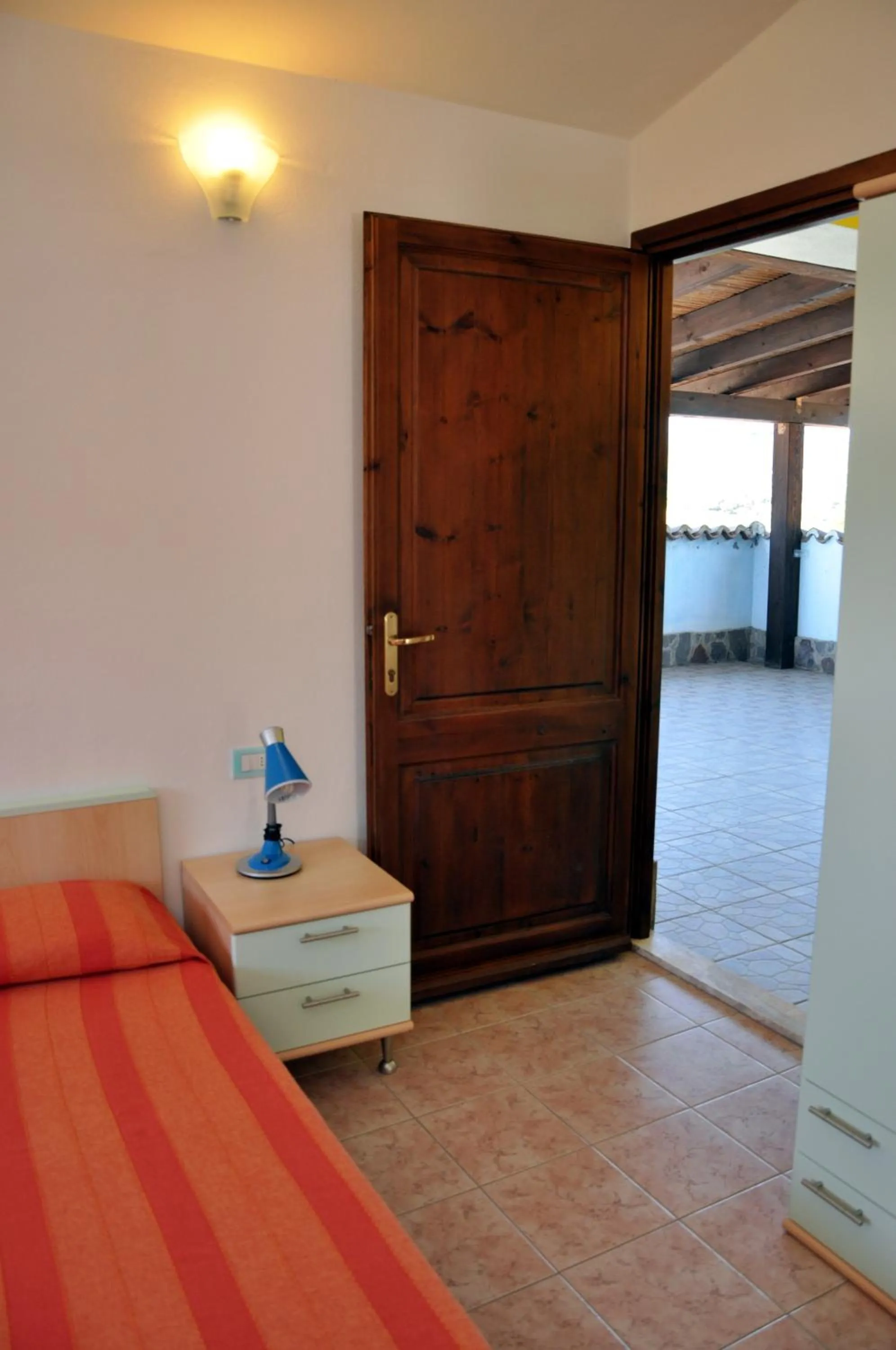 Balcony/Terrace, Bed in La Corte Degli Ulivi