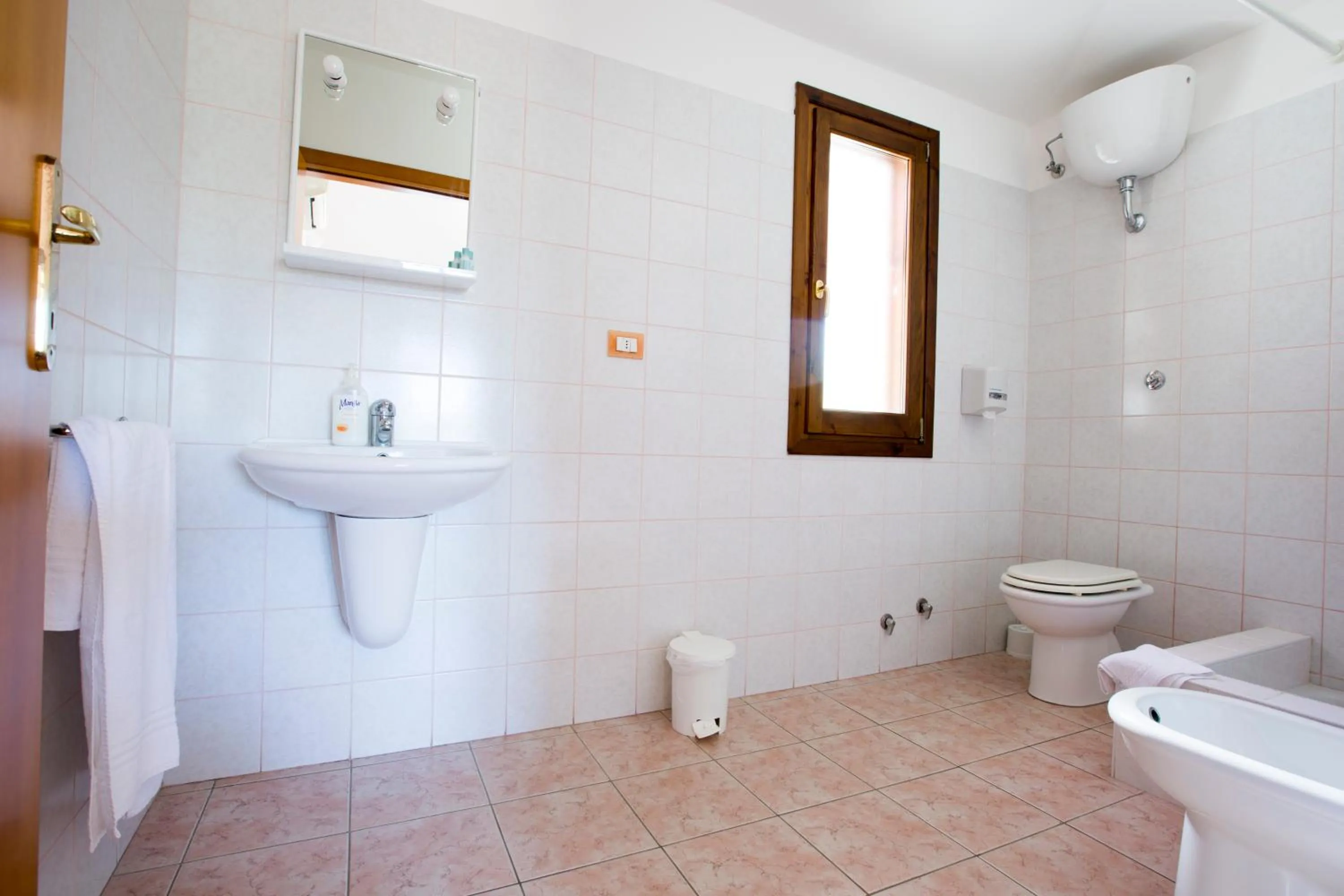Bathroom in La Corte Degli Ulivi