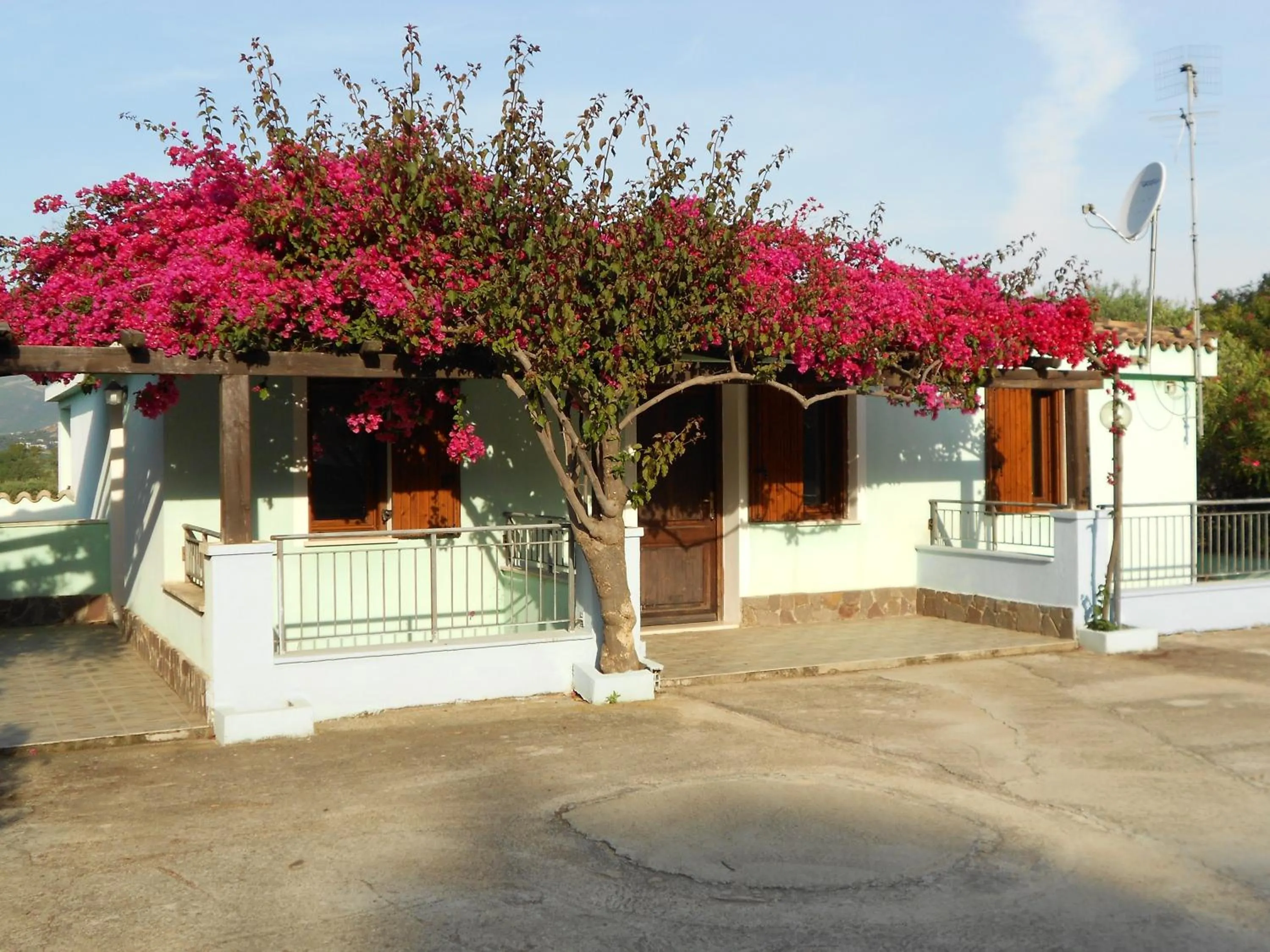 Facade/entrance in La Corte Degli Ulivi