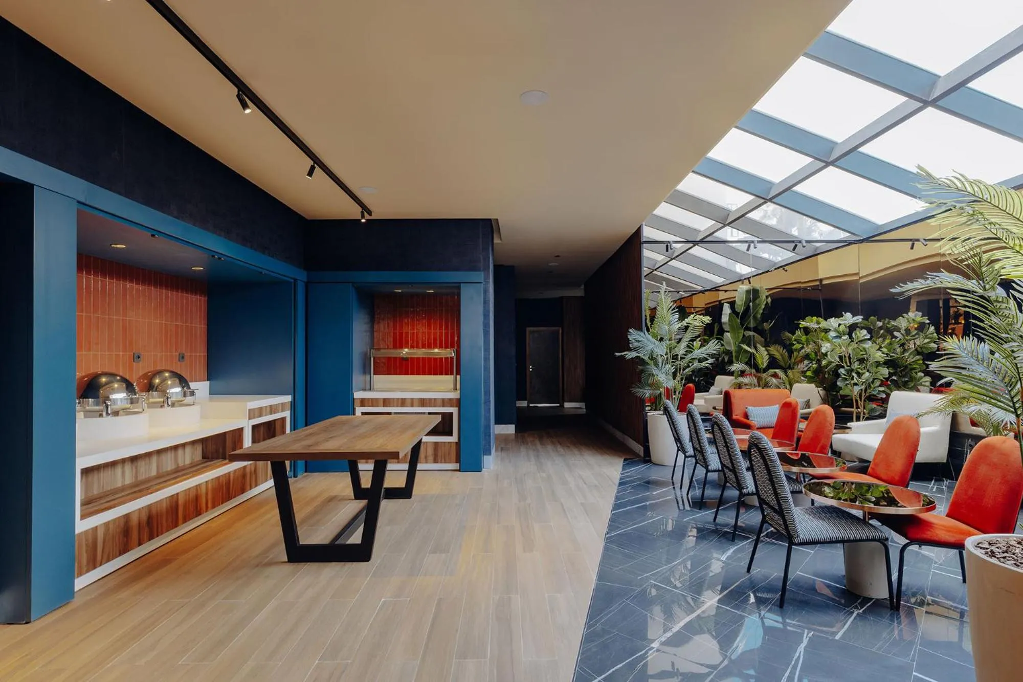 Dining area in Exe Casablanca