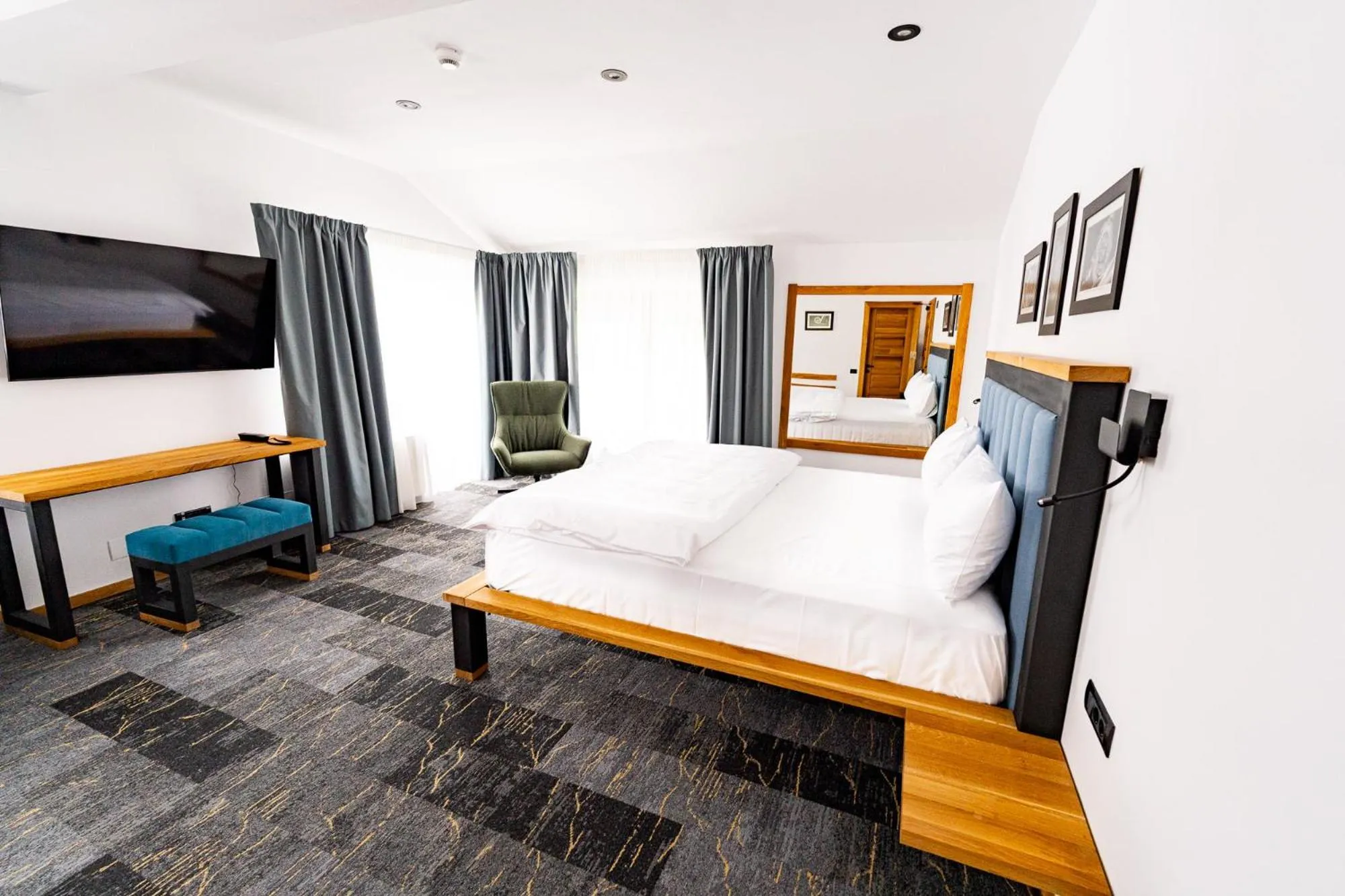 Bed in HOW Boutique and Hotel