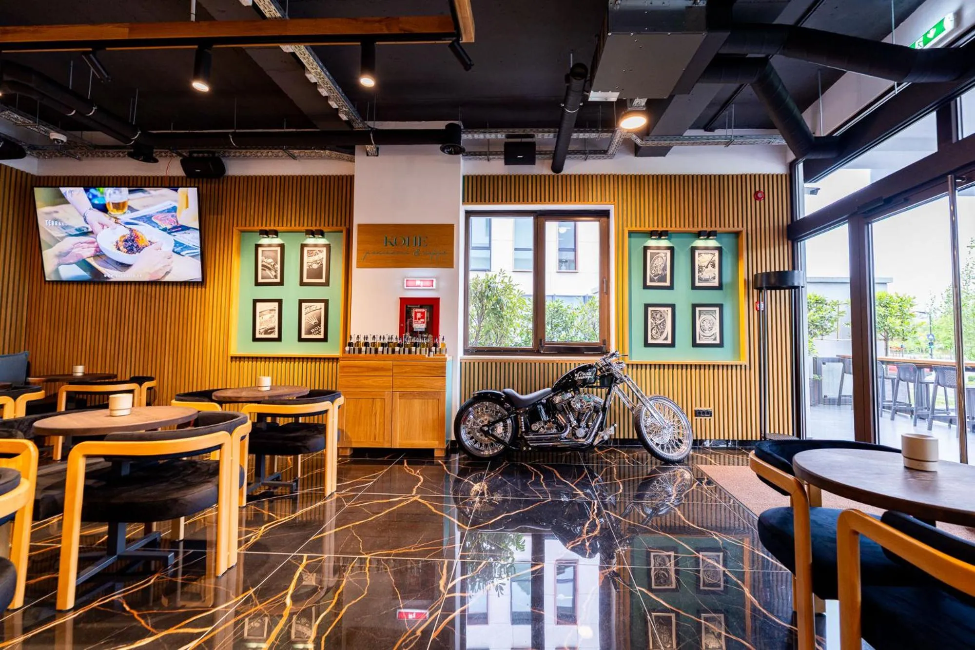 HOW Boutique and Hotel