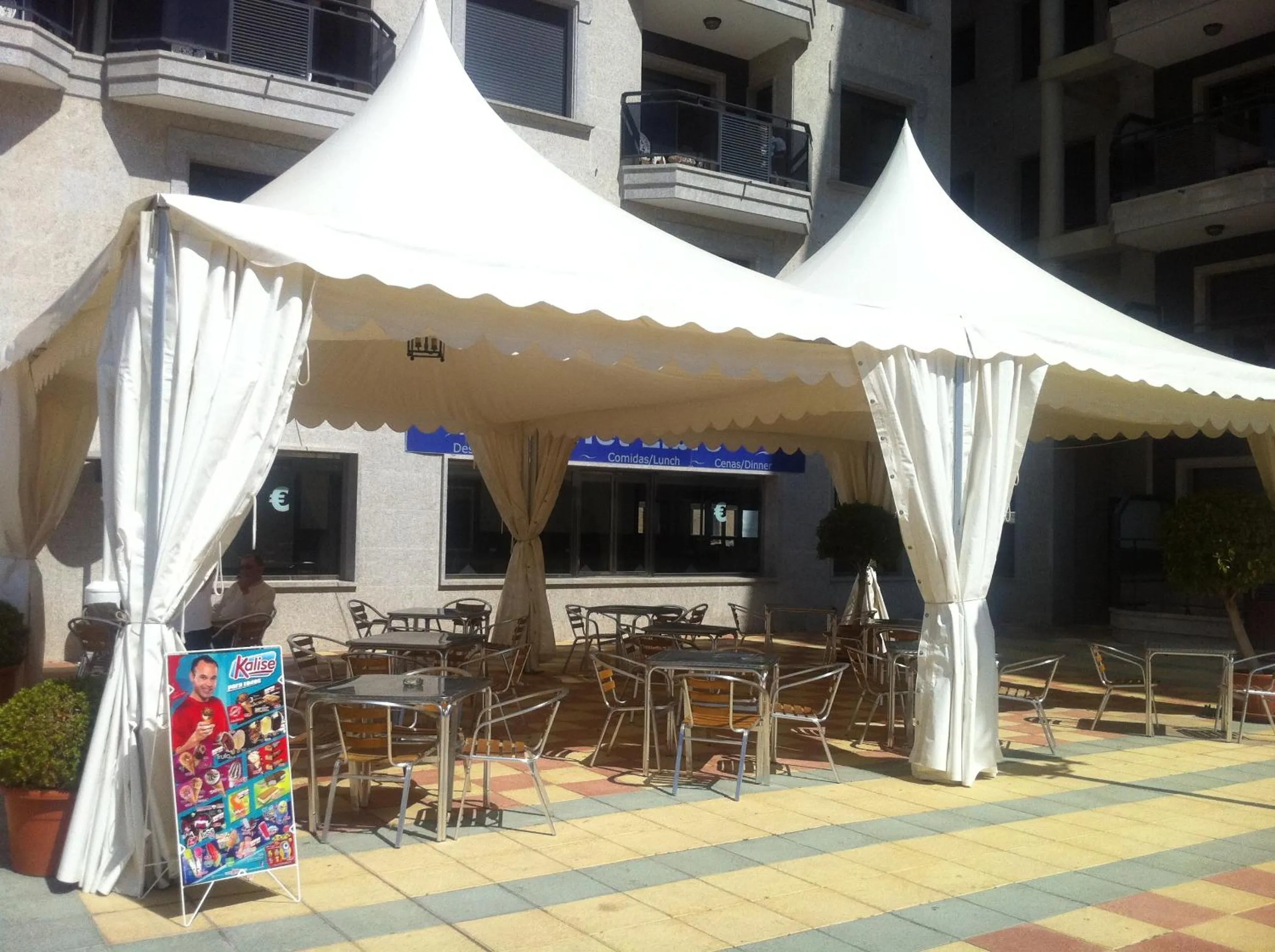 Restaurant/places to eat in Apartamentos Nuriasol