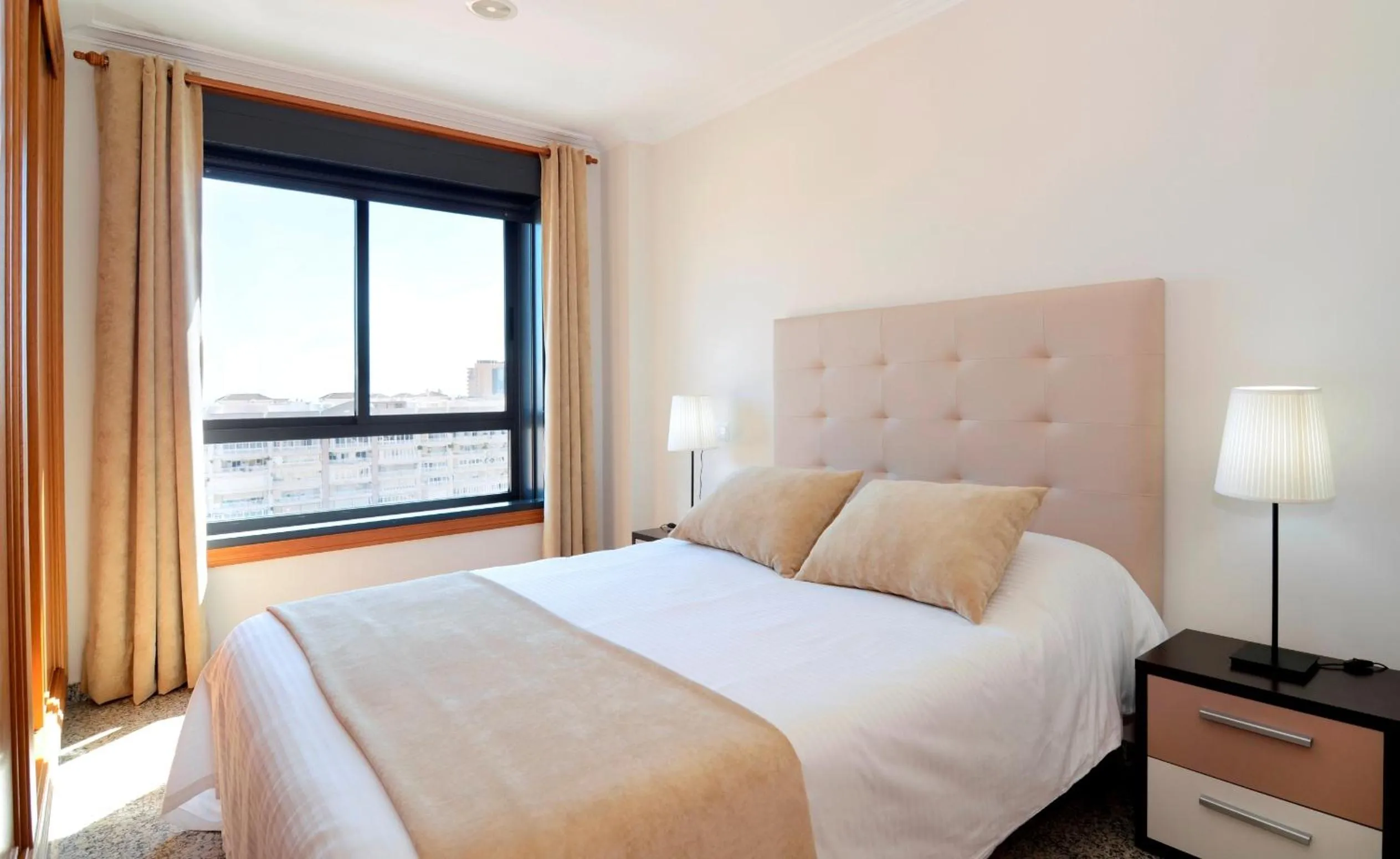 Decorative detail, Bed in Apartamentos Nuriasol