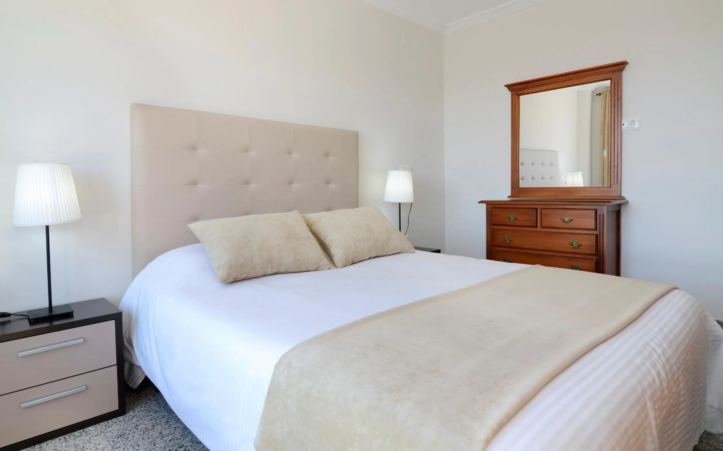 Decorative detail, Bed in Apartamentos Nuriasol