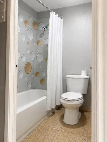 All Season Suites Inn