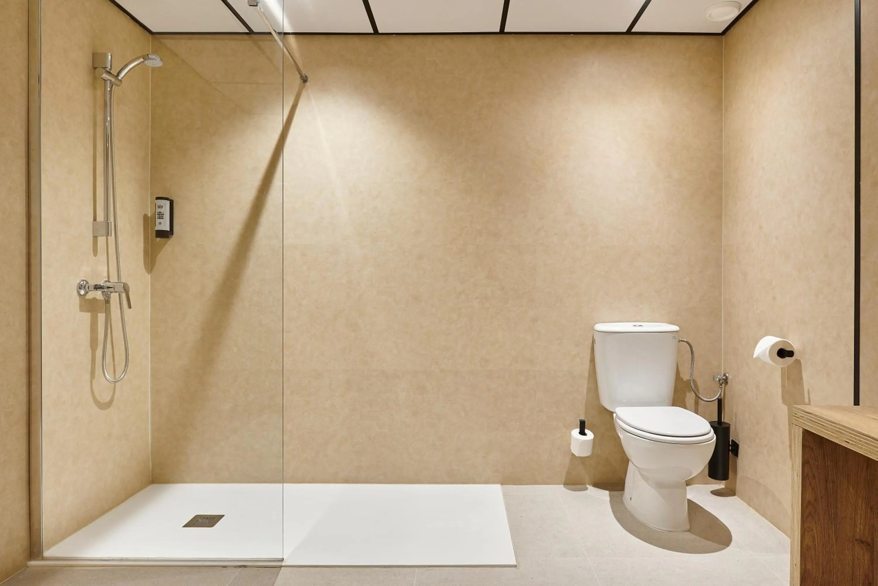 Shower in tent Torremolinos