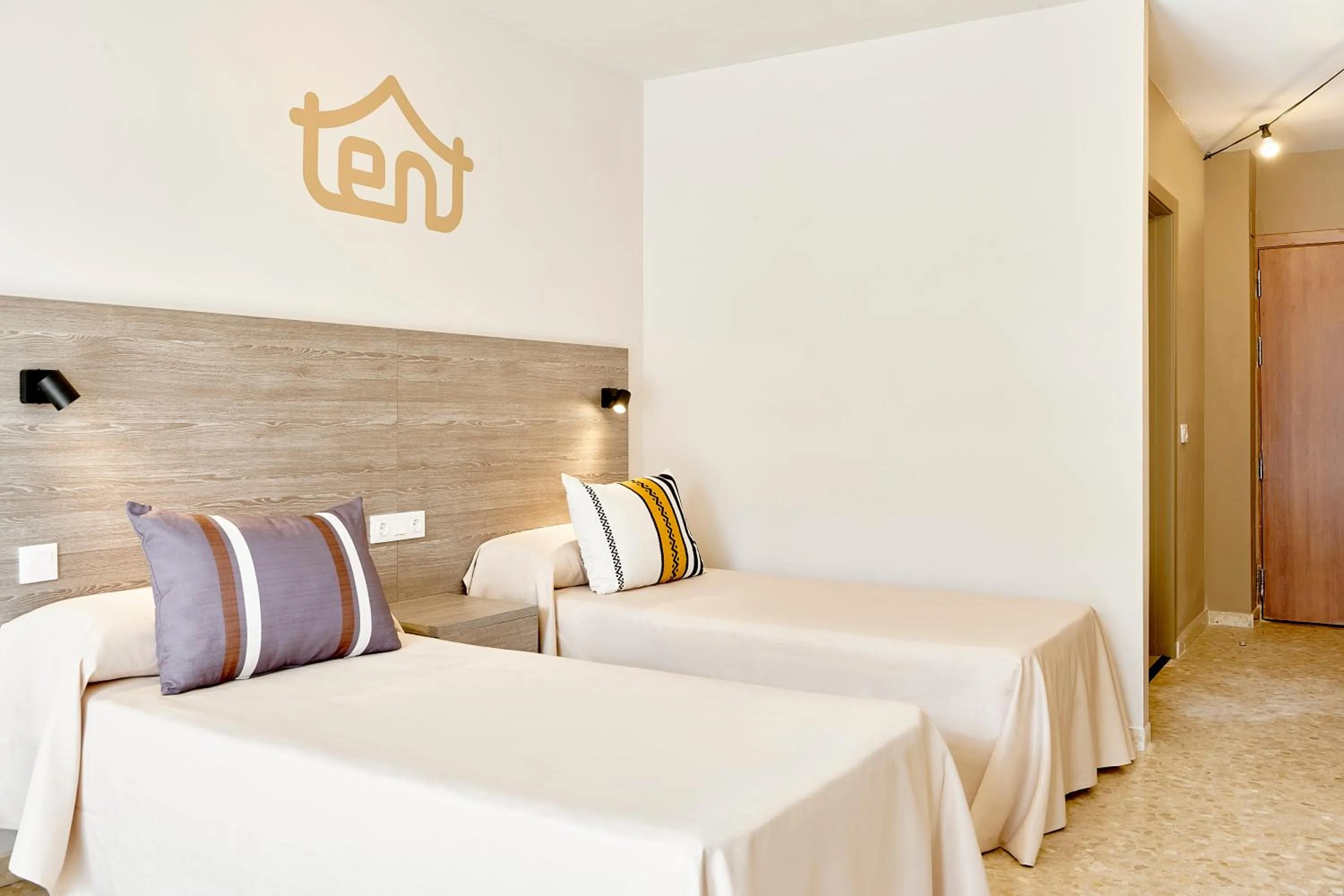 Bed in tent Torremolinos