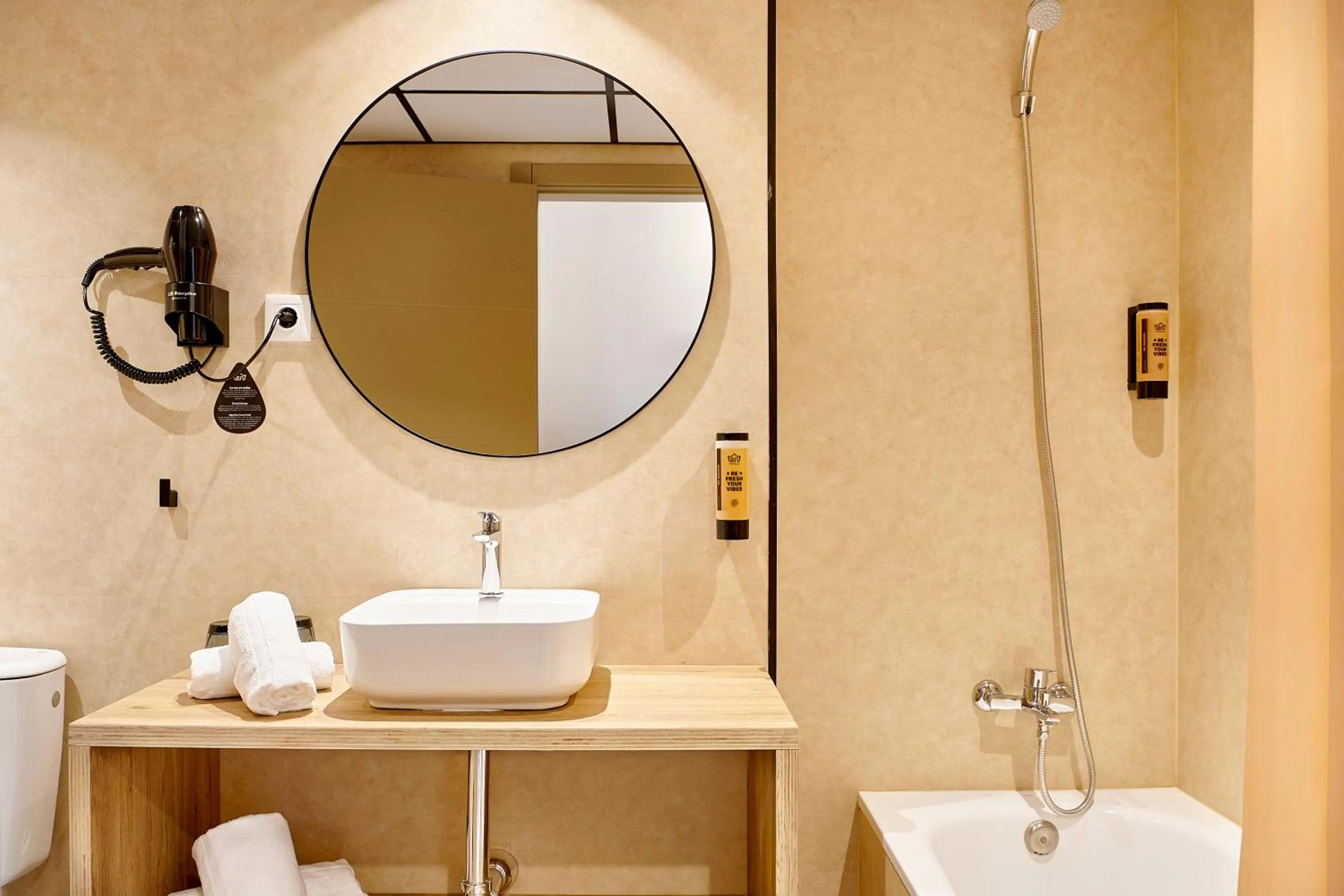 Shower in tent Torremolinos