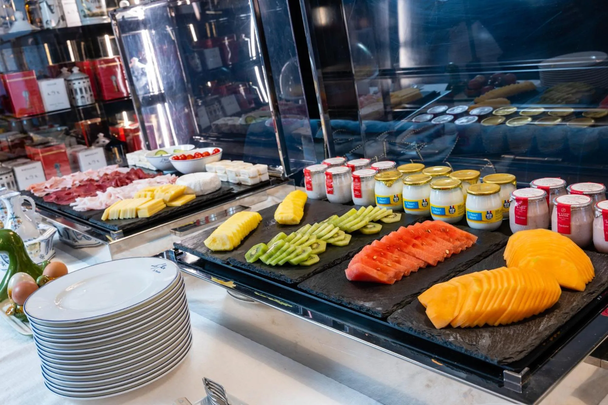 Buffet breakfast in Le Yaca Saint-Tropez