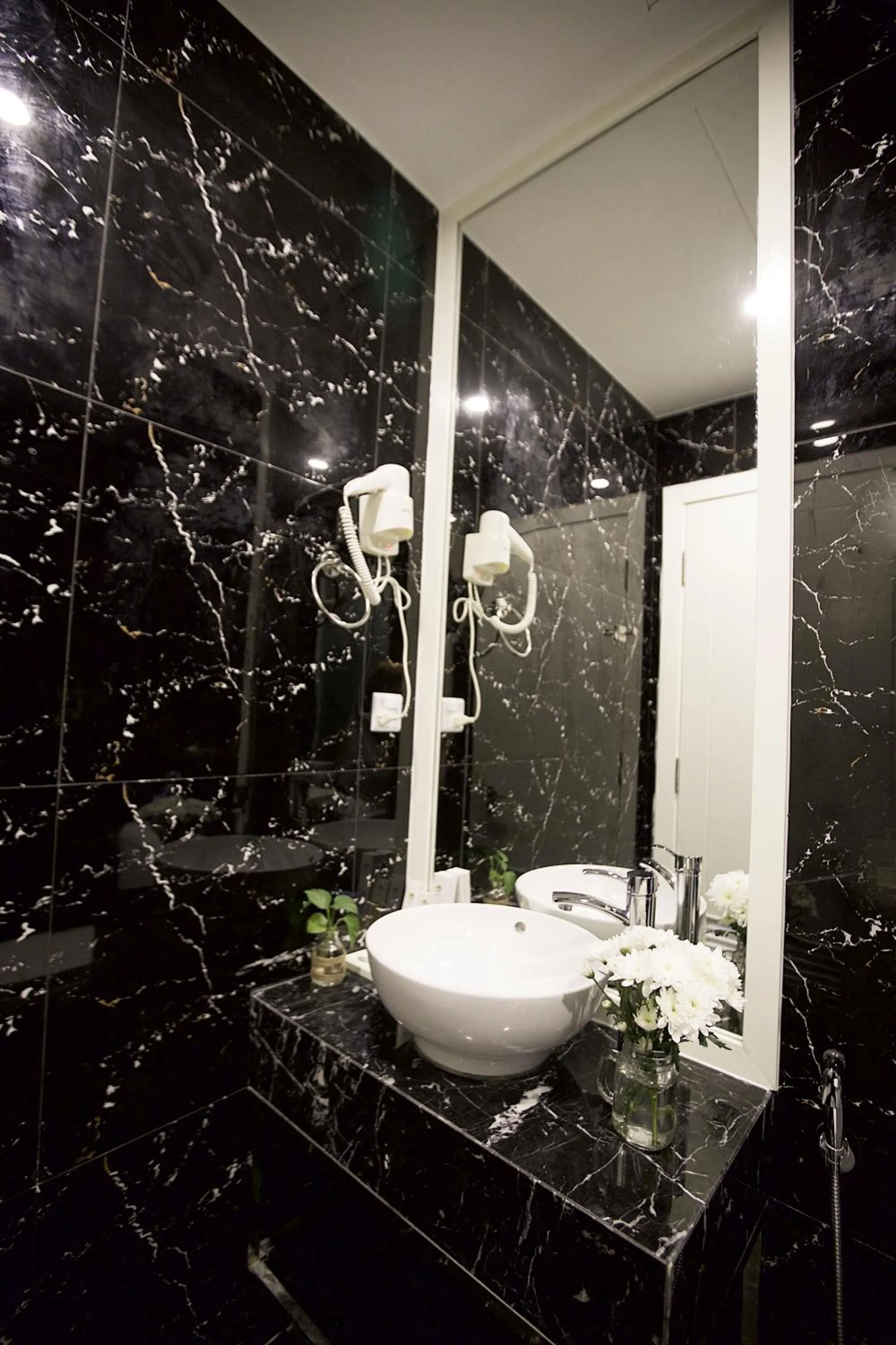 Bathroom in Palmier Hotel - Art House Da Nang