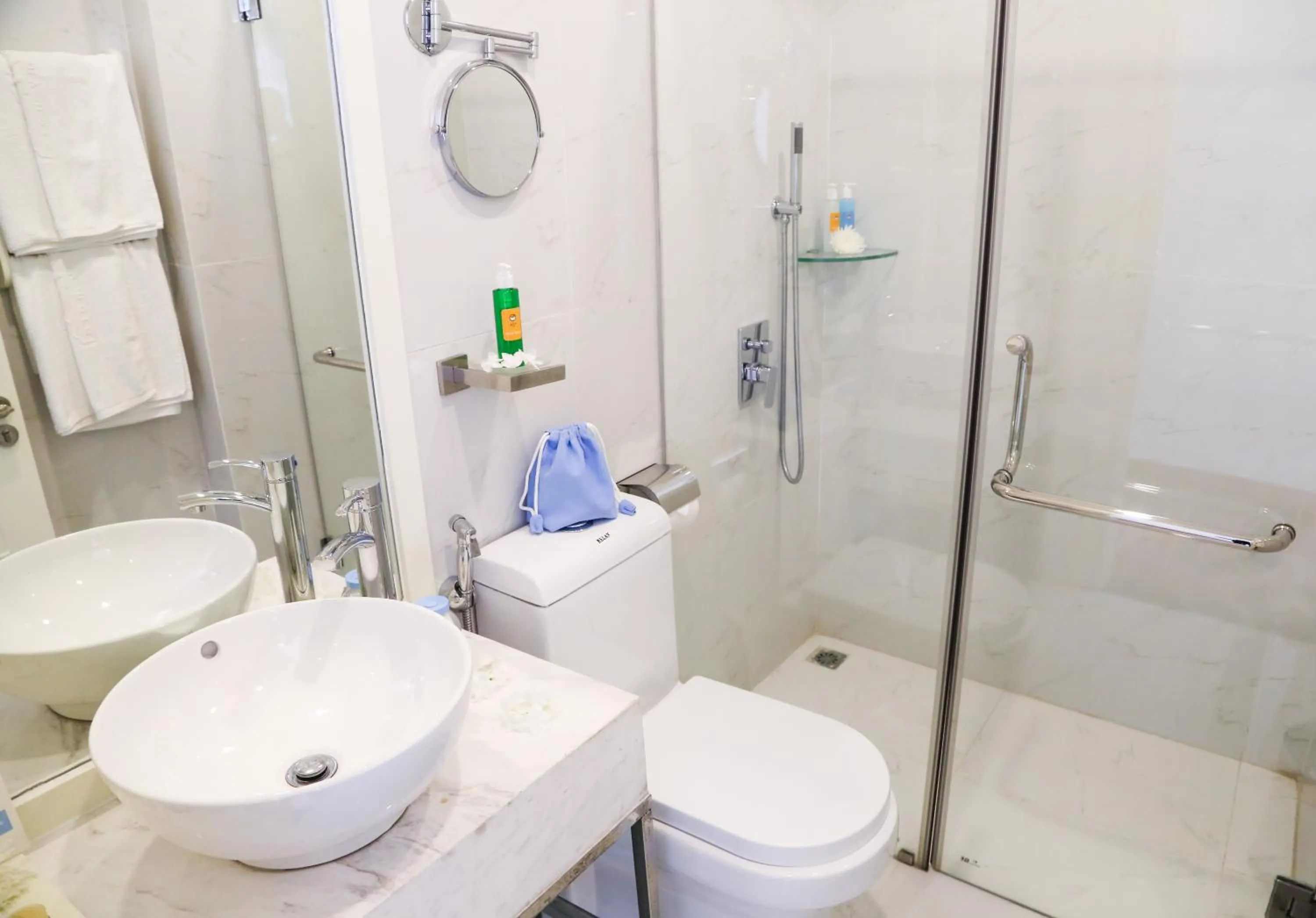 Bathroom in Palmier Hotel - Art House Da Nang