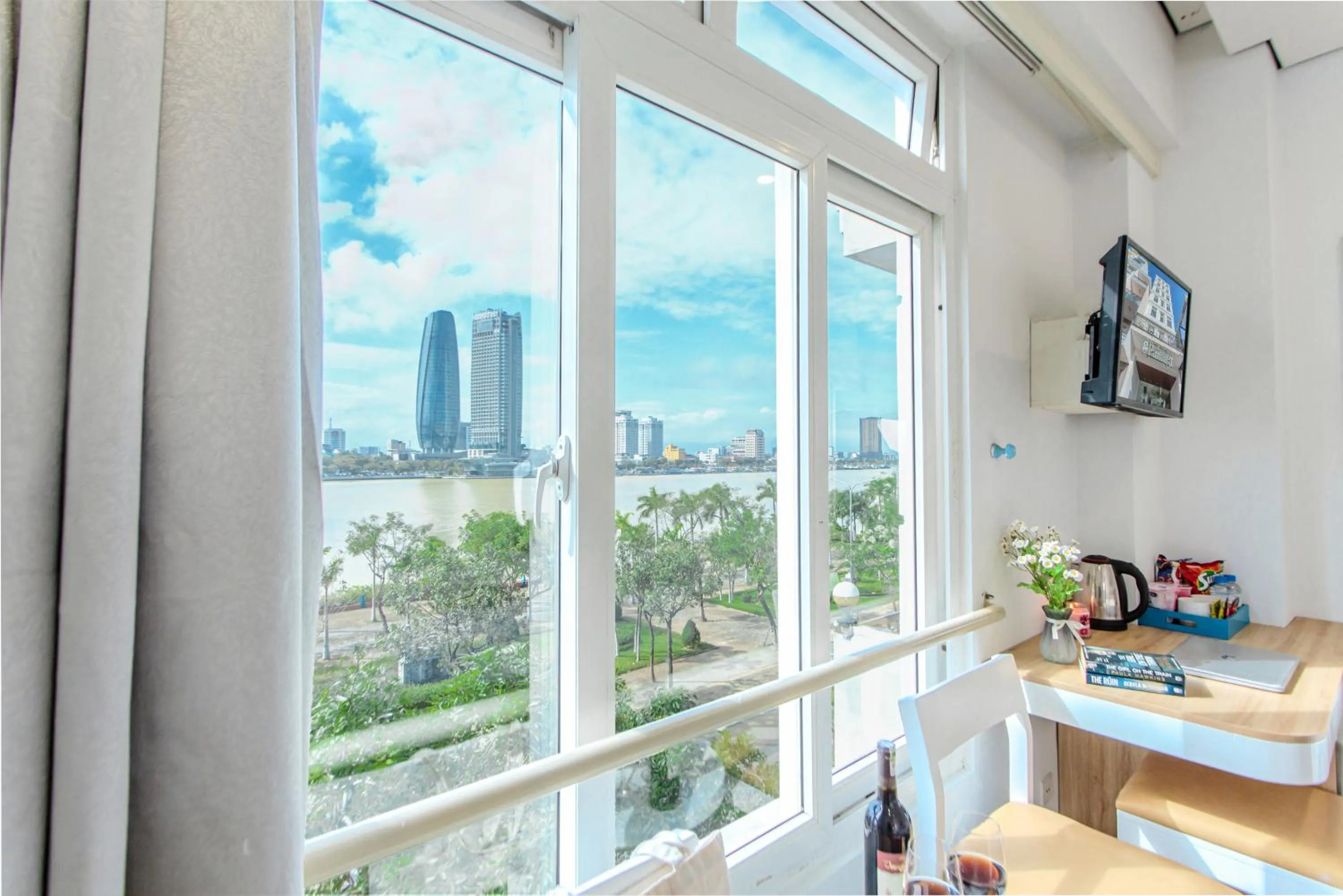 City view in Palmier Hotel - Art House Da Nang