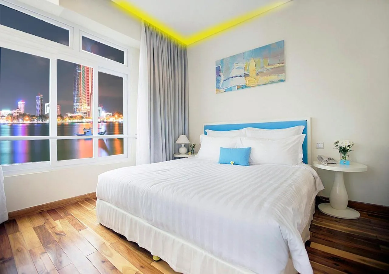 Bed in Palmier Hotel - Art House Da Nang