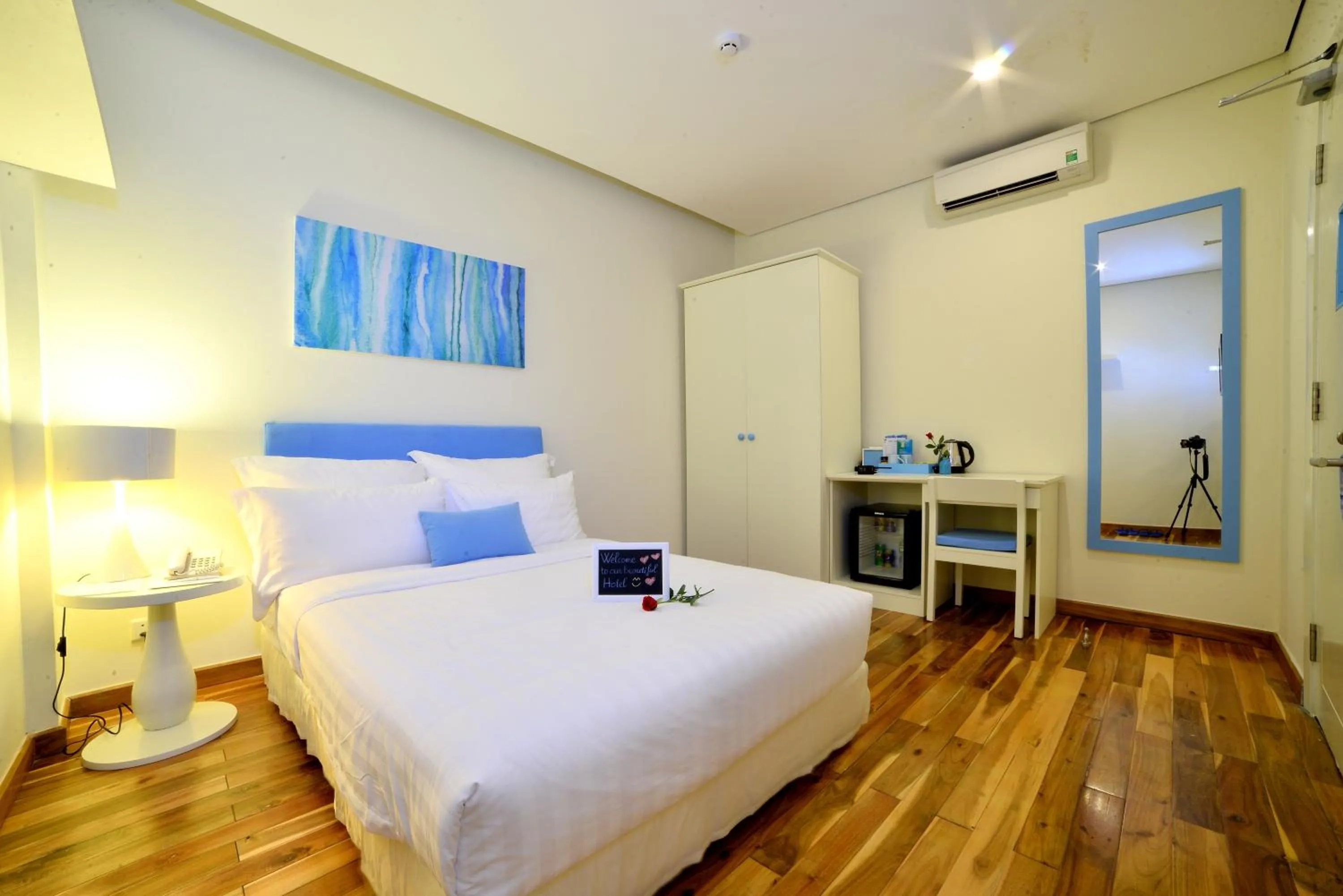 Bed in Palmier Hotel - Art House Da Nang